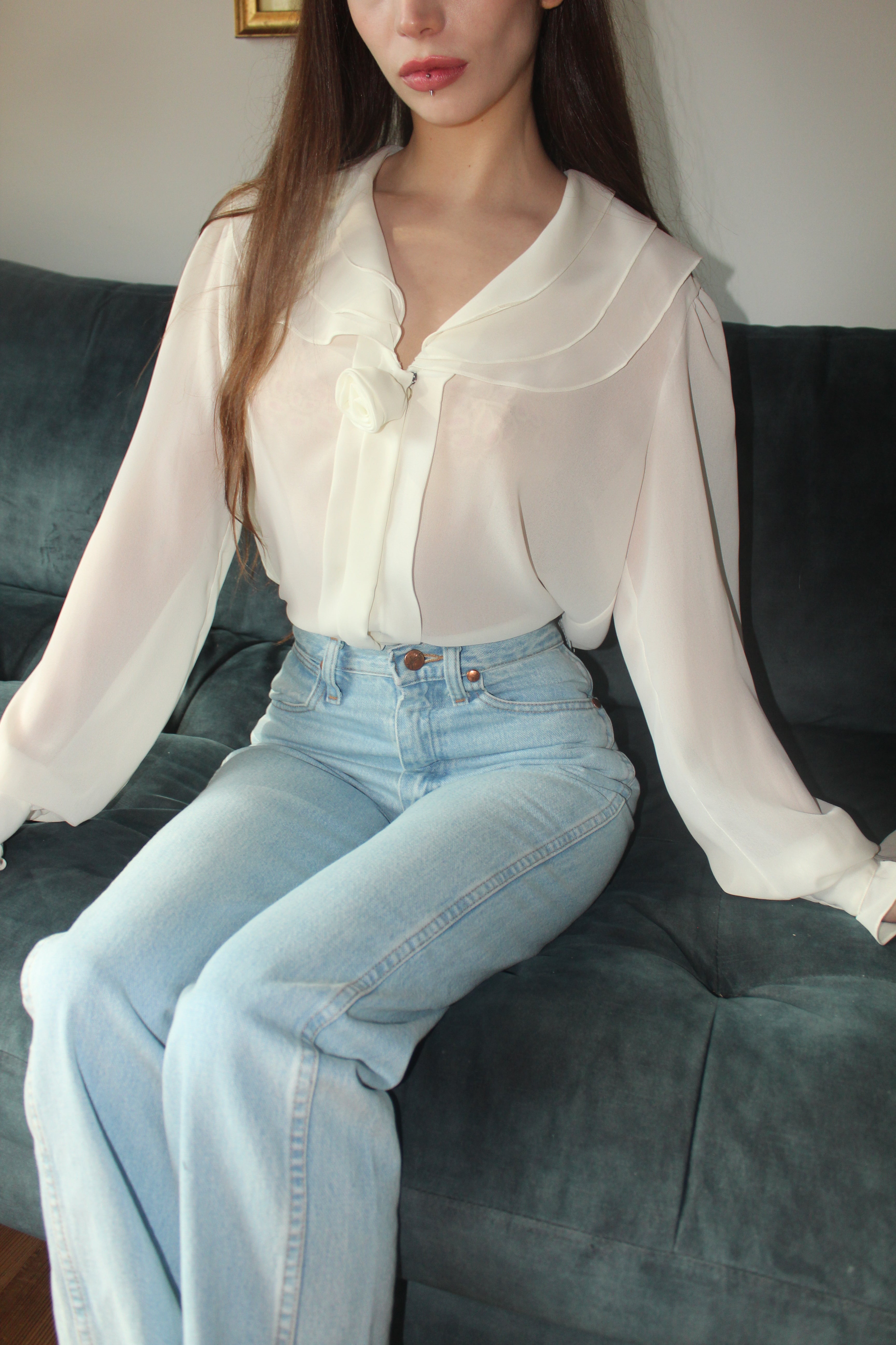 Vintage 90s Ivory Ruffled Collar Blouse (M)
