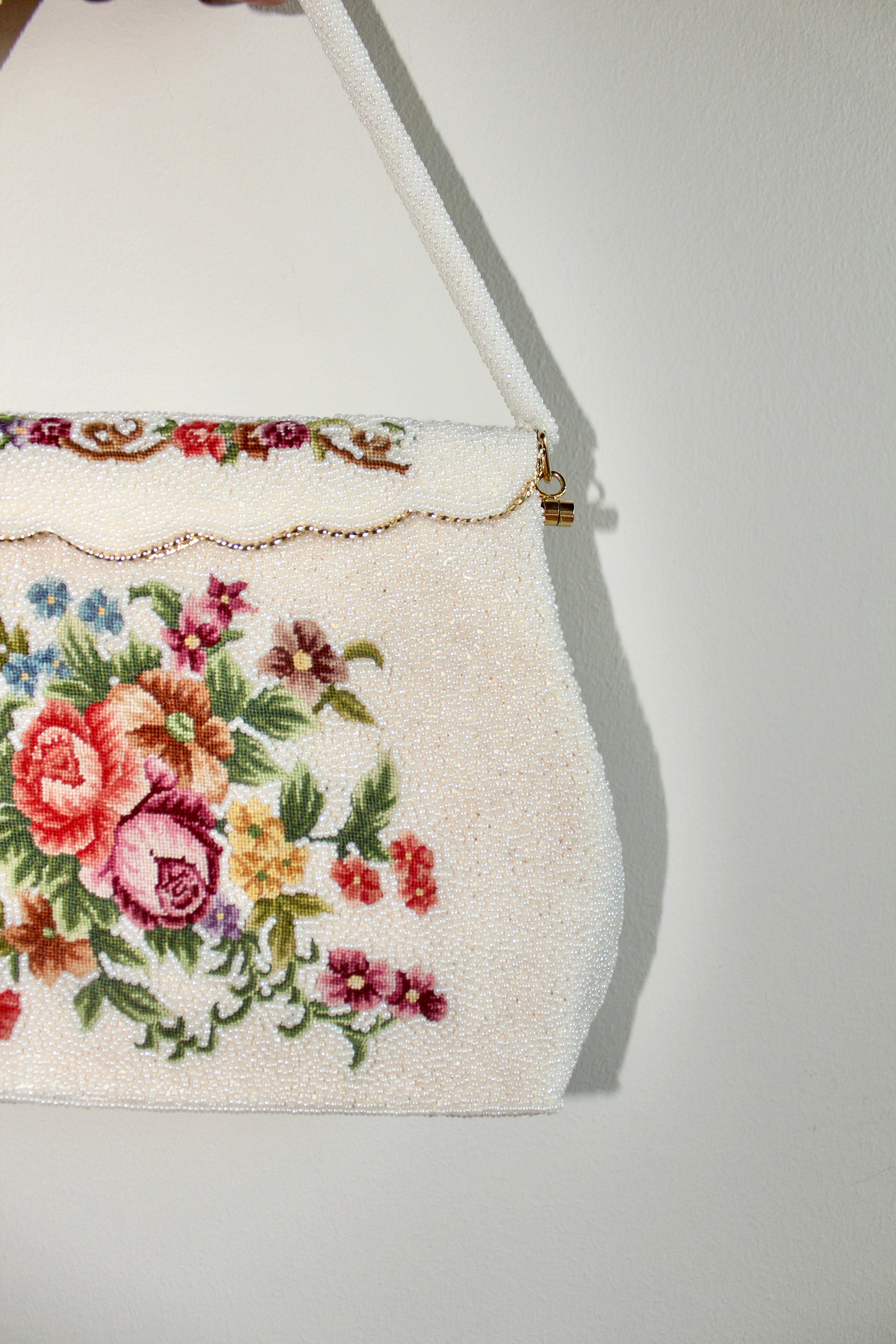 Vintage 80s Dainty Floral Beaded Purse