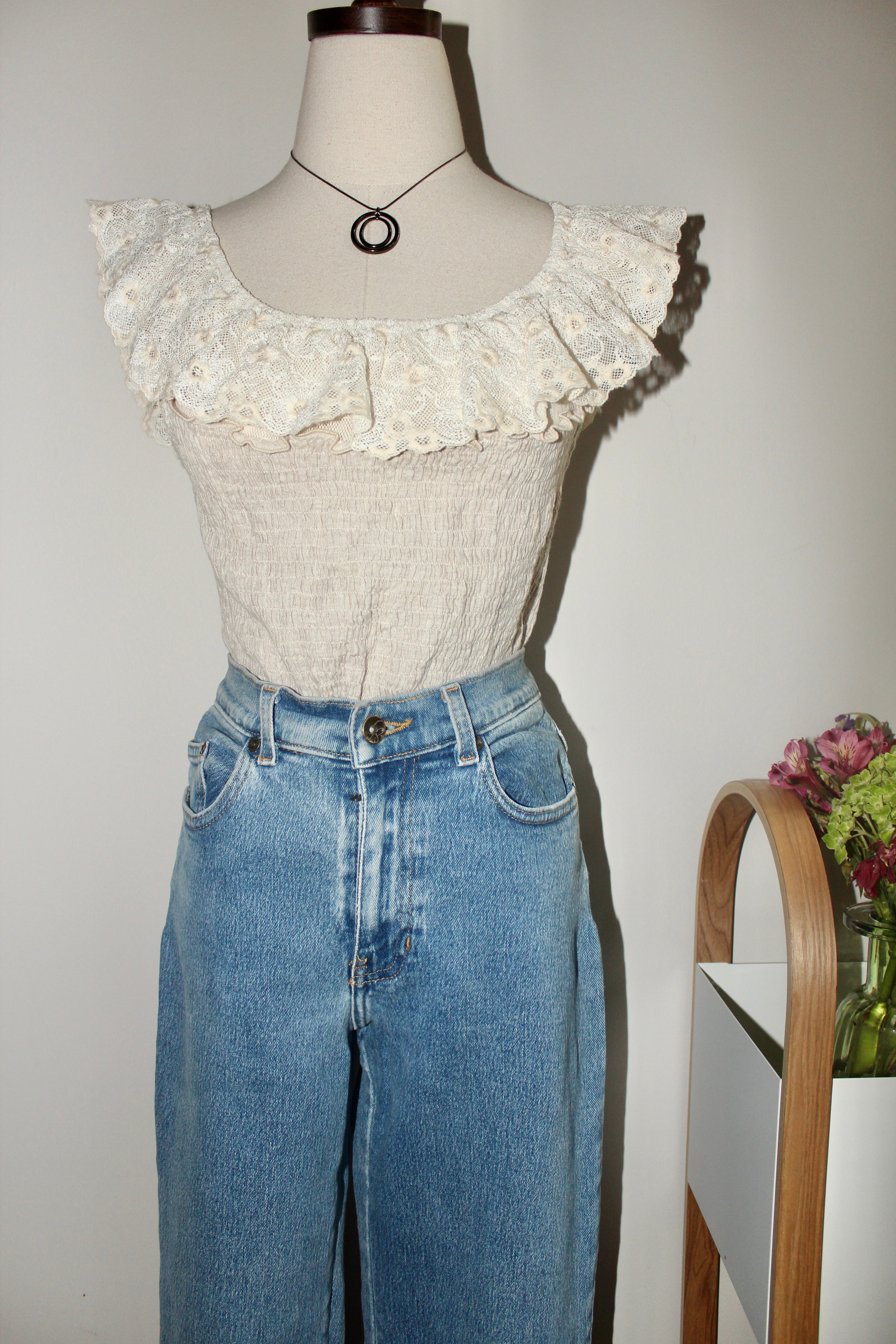 Vintage Dainty Eyelet Flutter Linen Knit Top (S-M)
