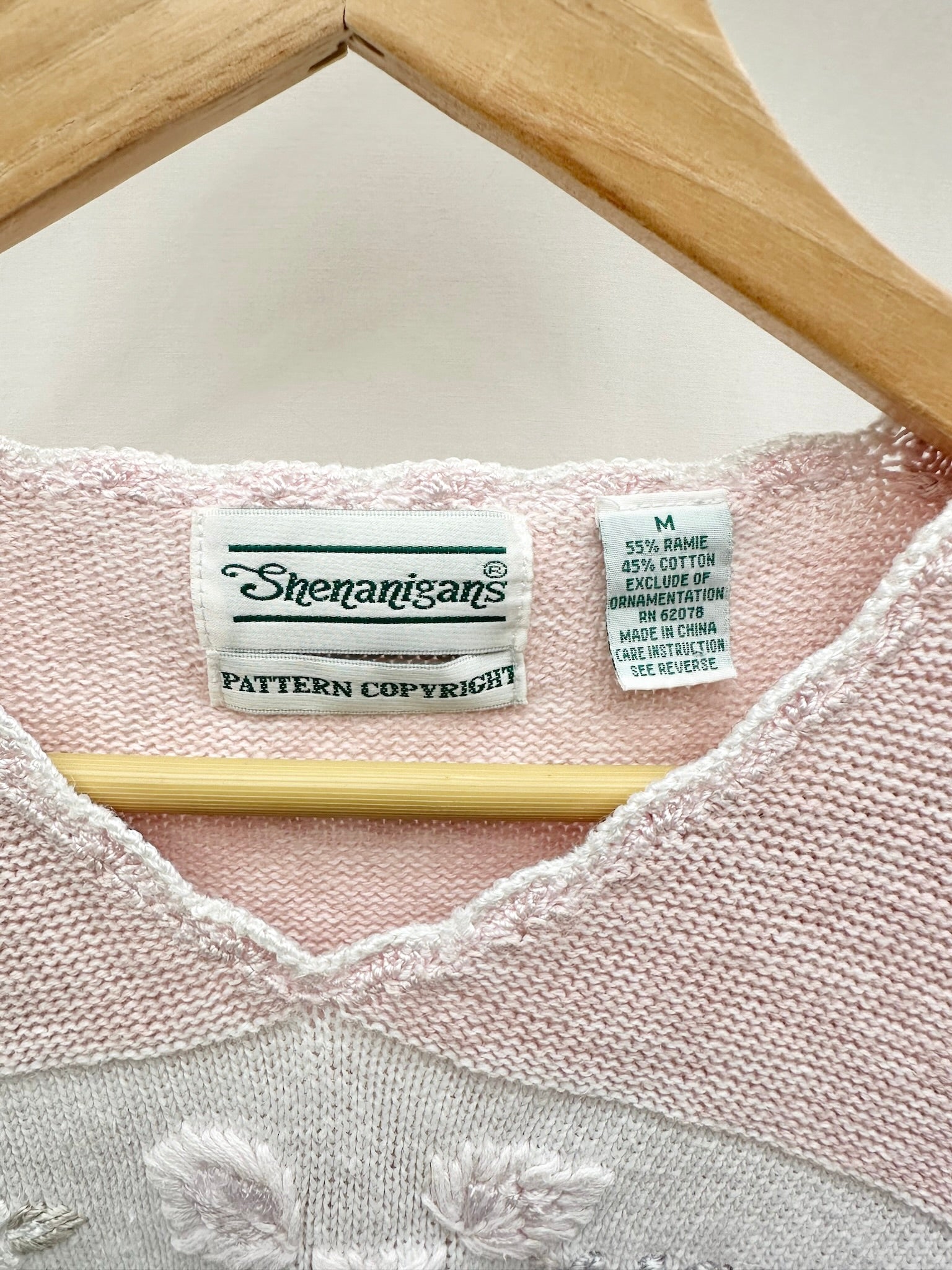 Vintage 90s Embroidered Strawberries & Cream Knit (M)