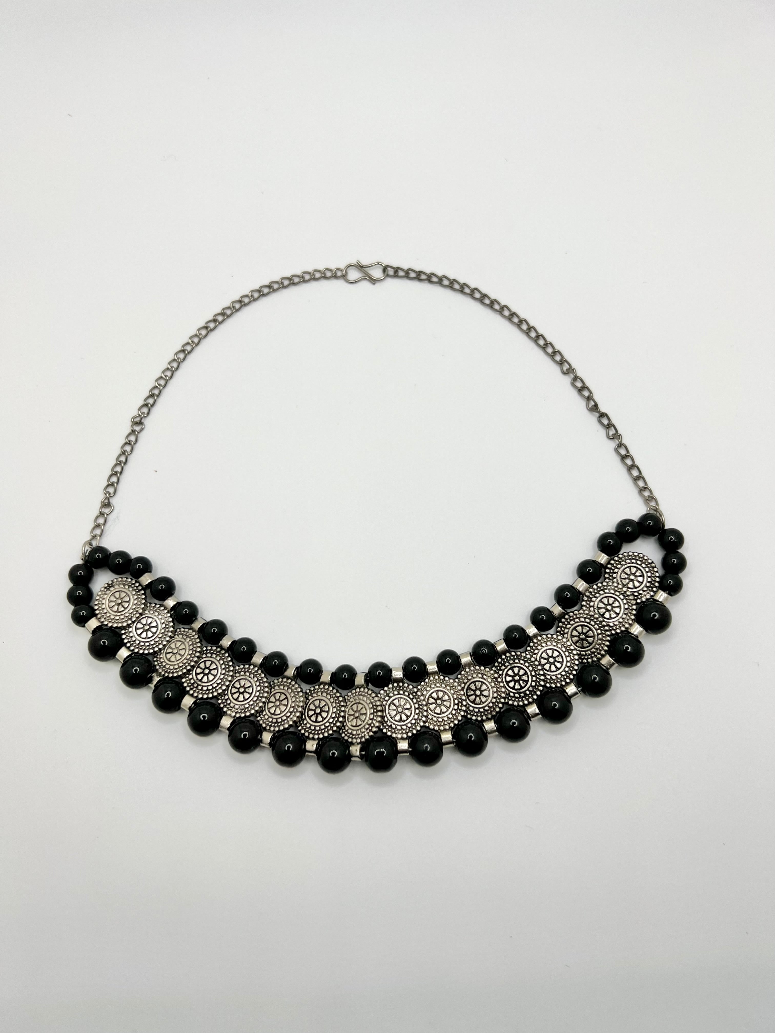 Dainty Retro Metal Choker
