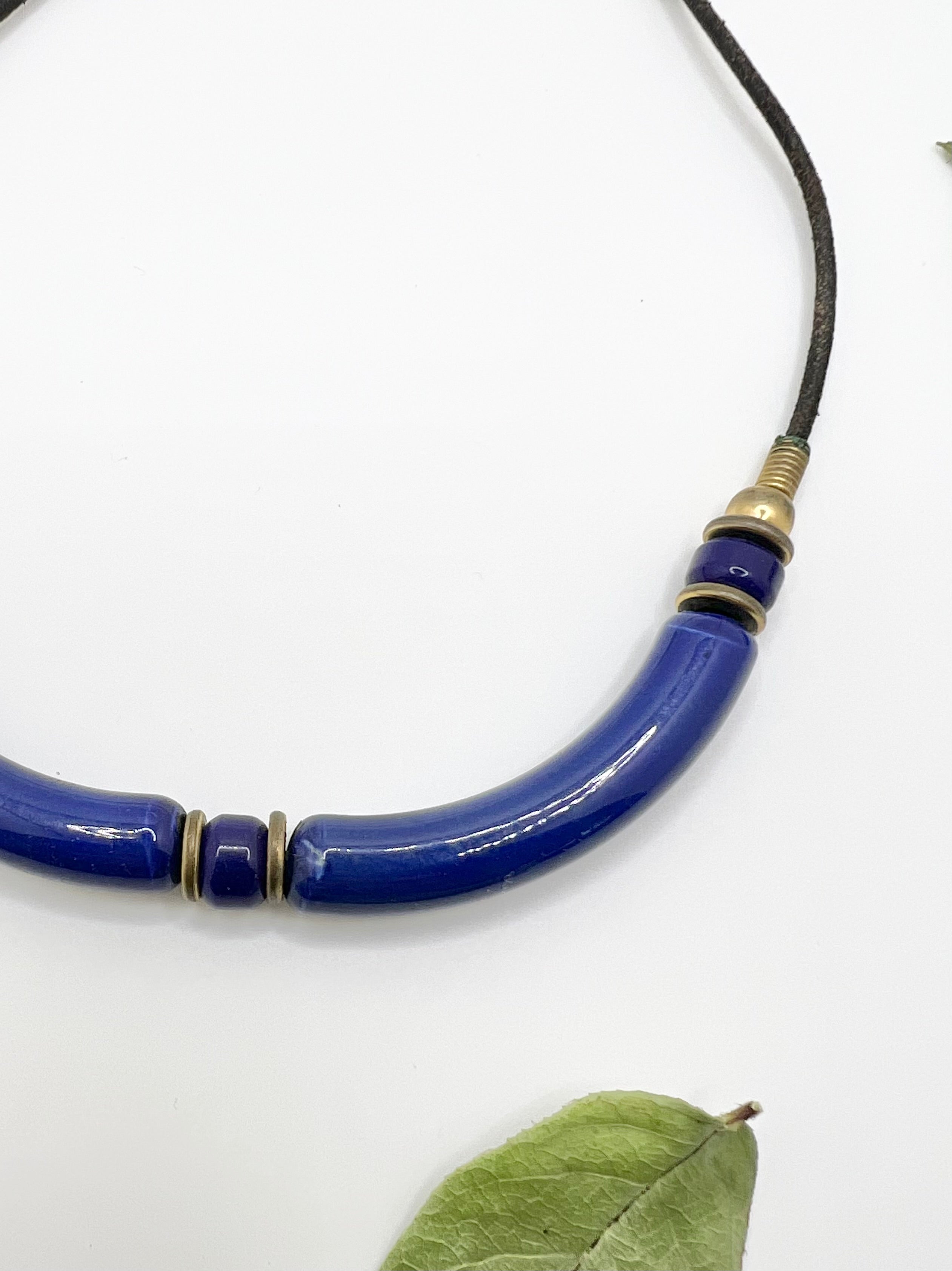 Structured Cobalt Choker
