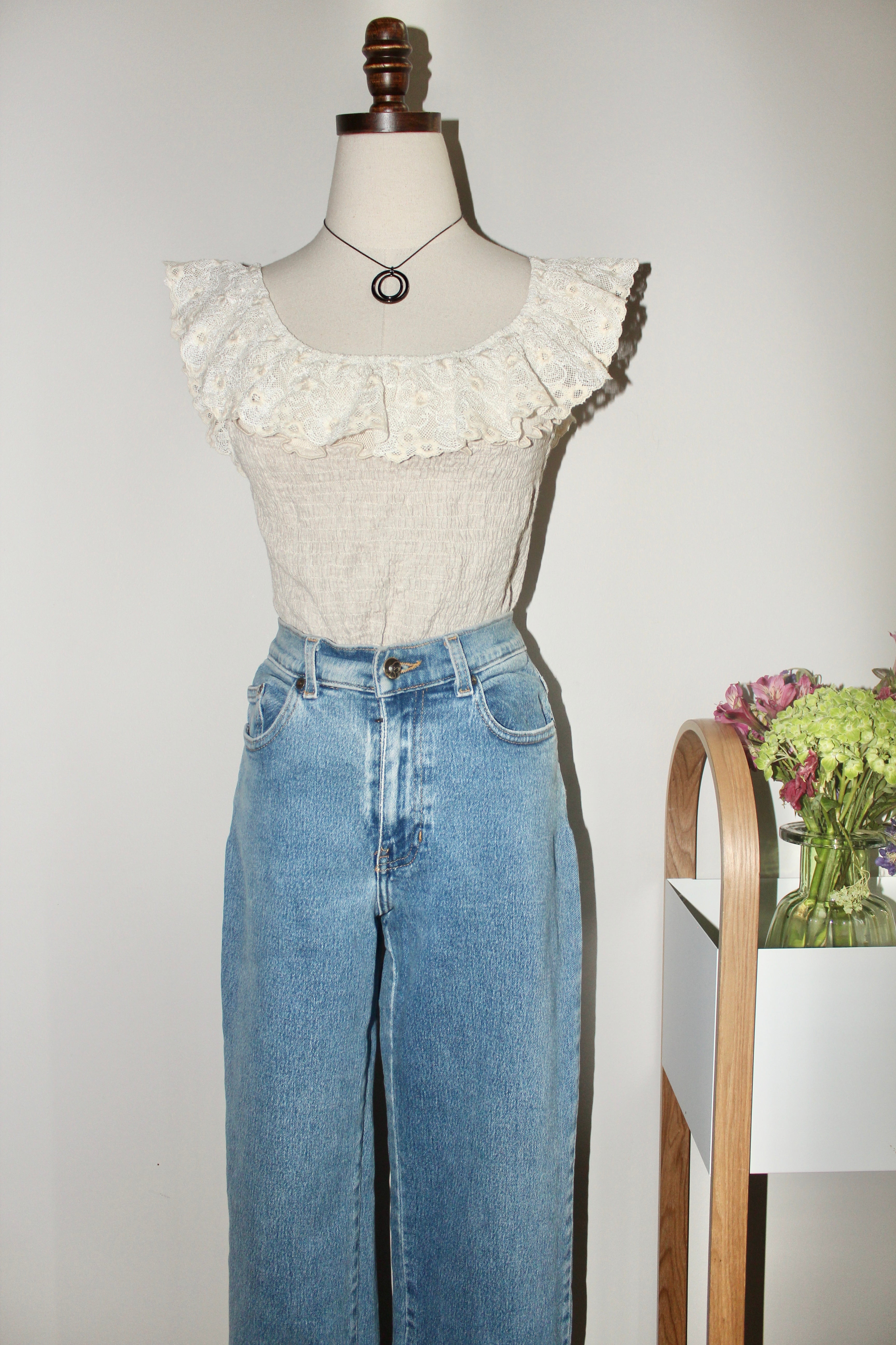Vintage Dainty Eyelet Flutter Linen Knit Top (S-M)