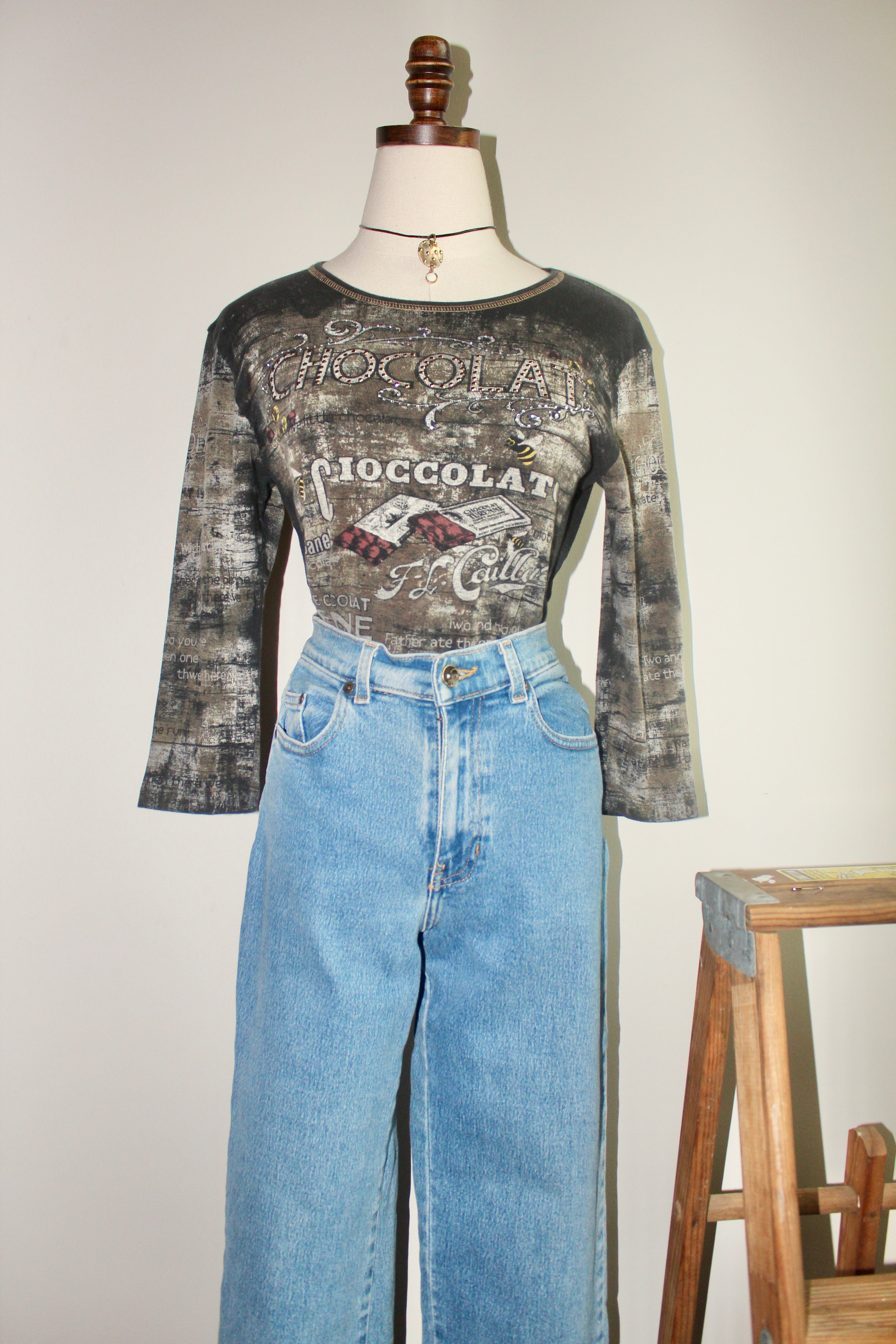 Vintage Y2K 'Chocolate' Graphic Long Sleeve (M)