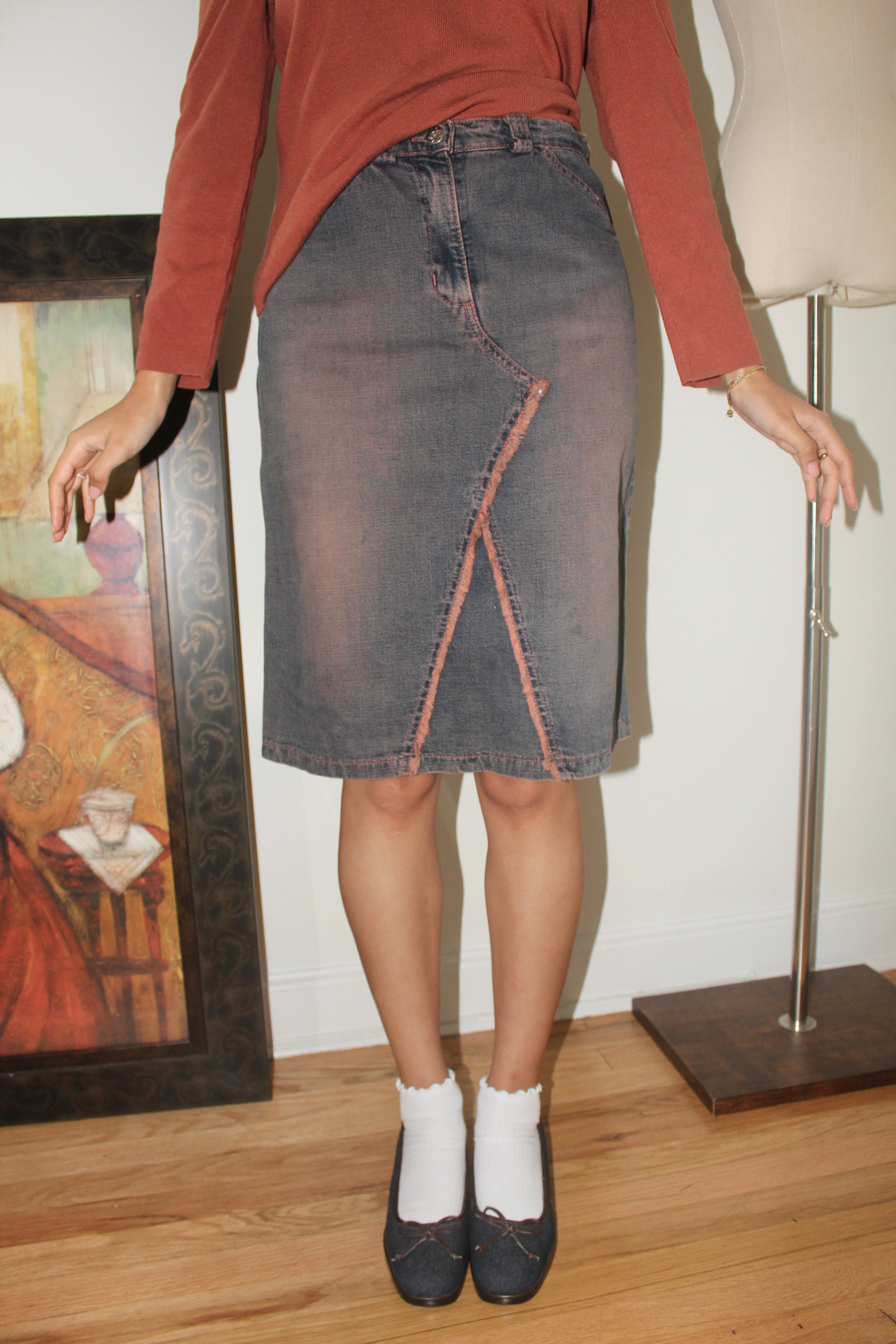 Vintage 90s Exposed Seam Denim Midi Skirt (S/M)