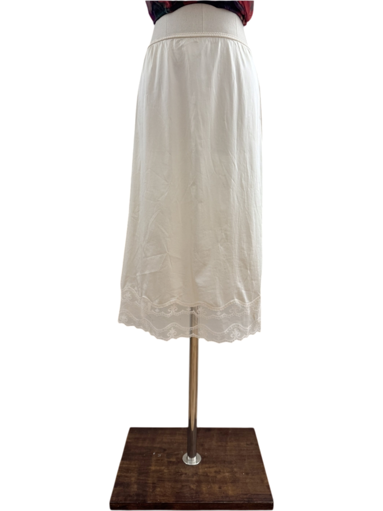 Vintage80s Ivory Lace Slip Skirt (S/M)