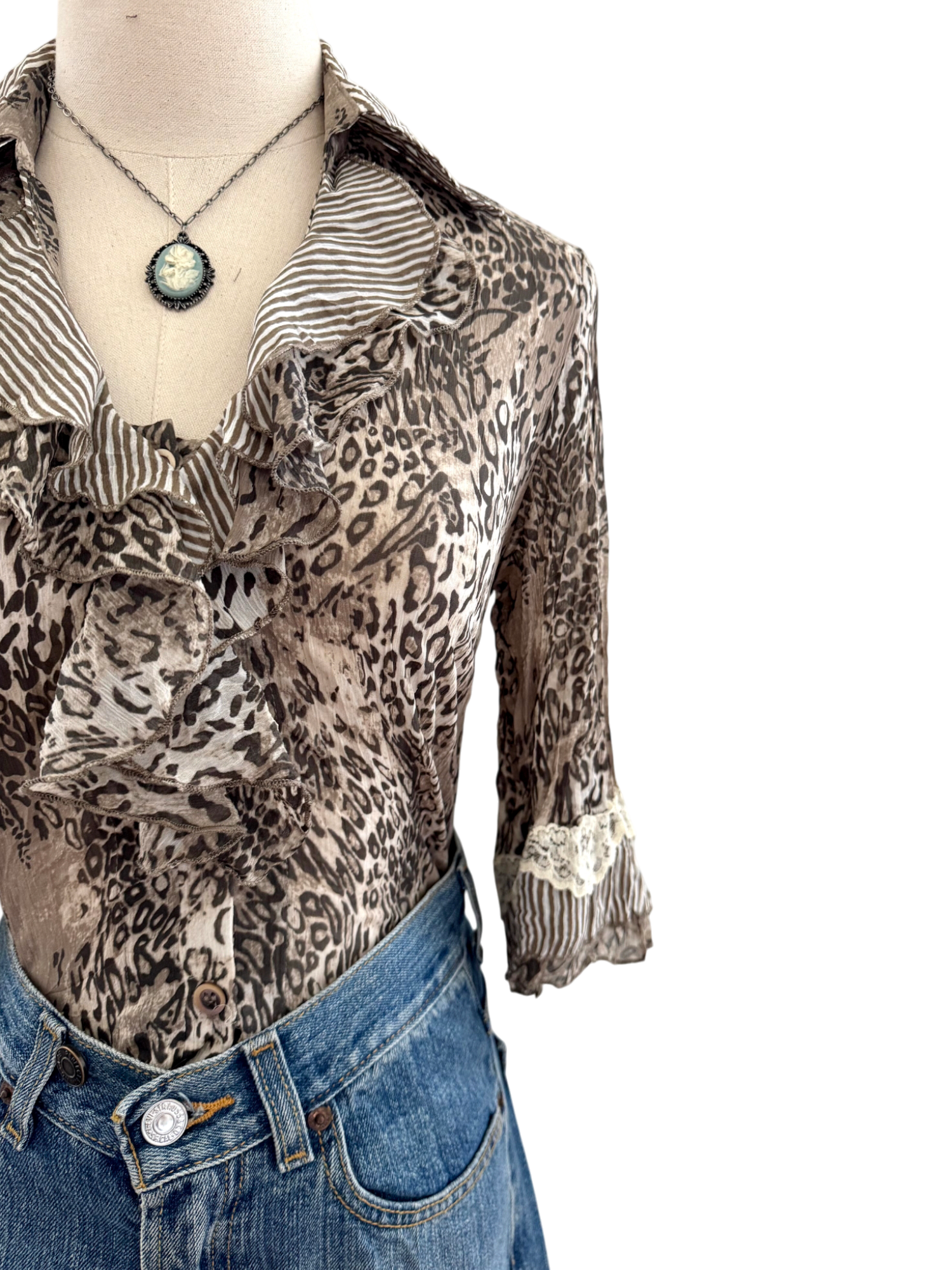 Vintage 90s Retro Ruffled Blouse (S/M)