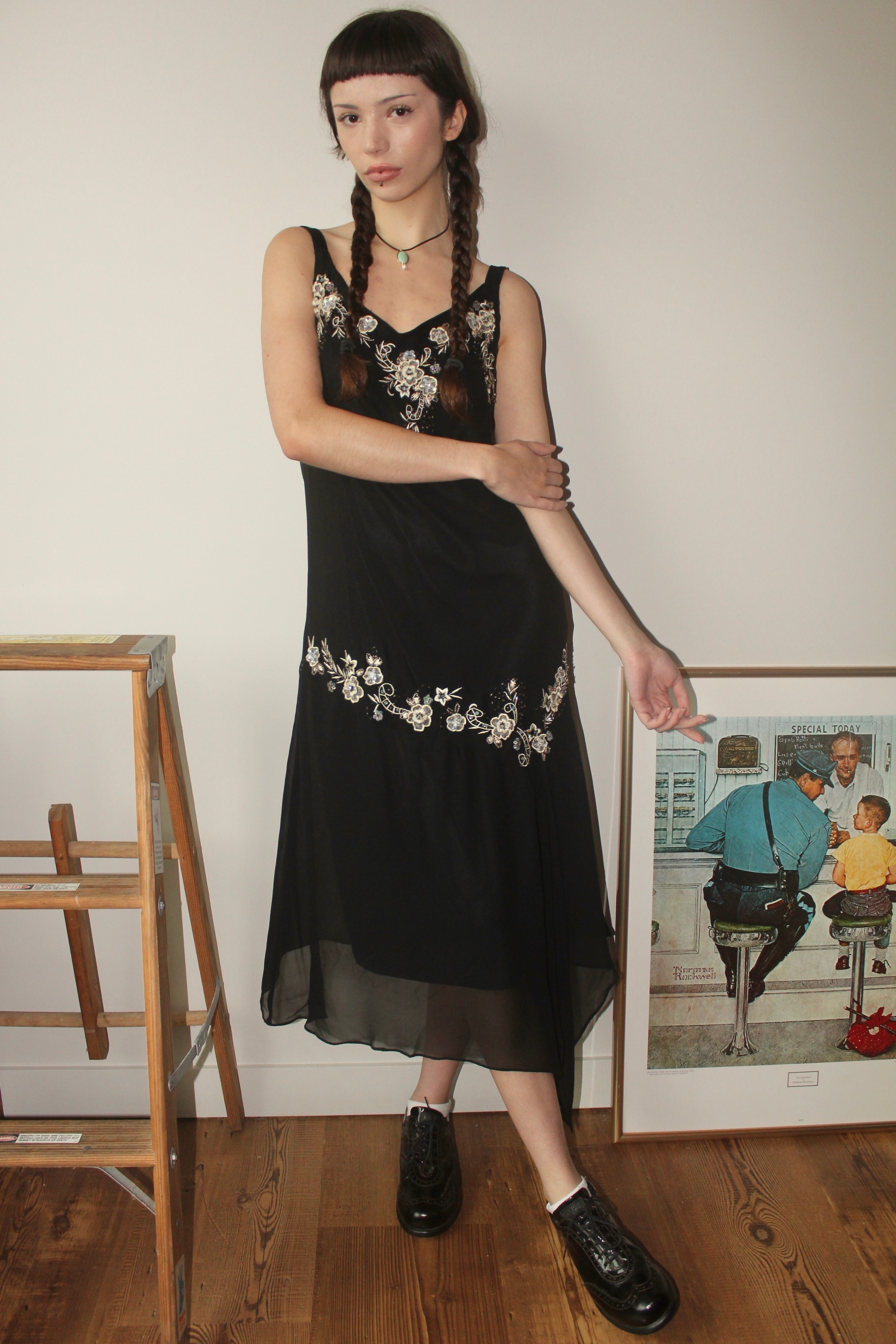 Vintage 90s Embroidered Midi Skirt (M)