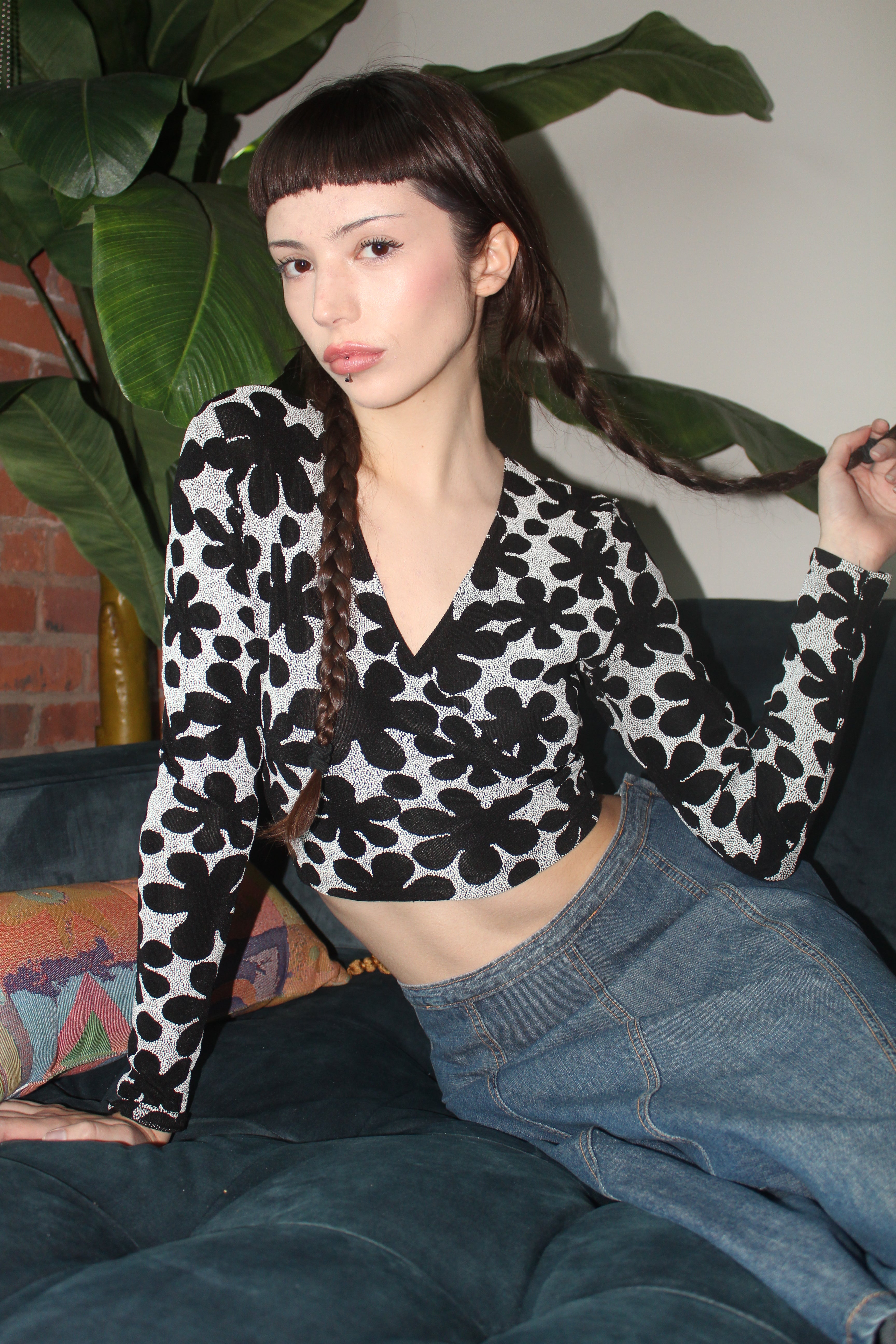Vintage 90s Daisy Cropped Knit Top (S)