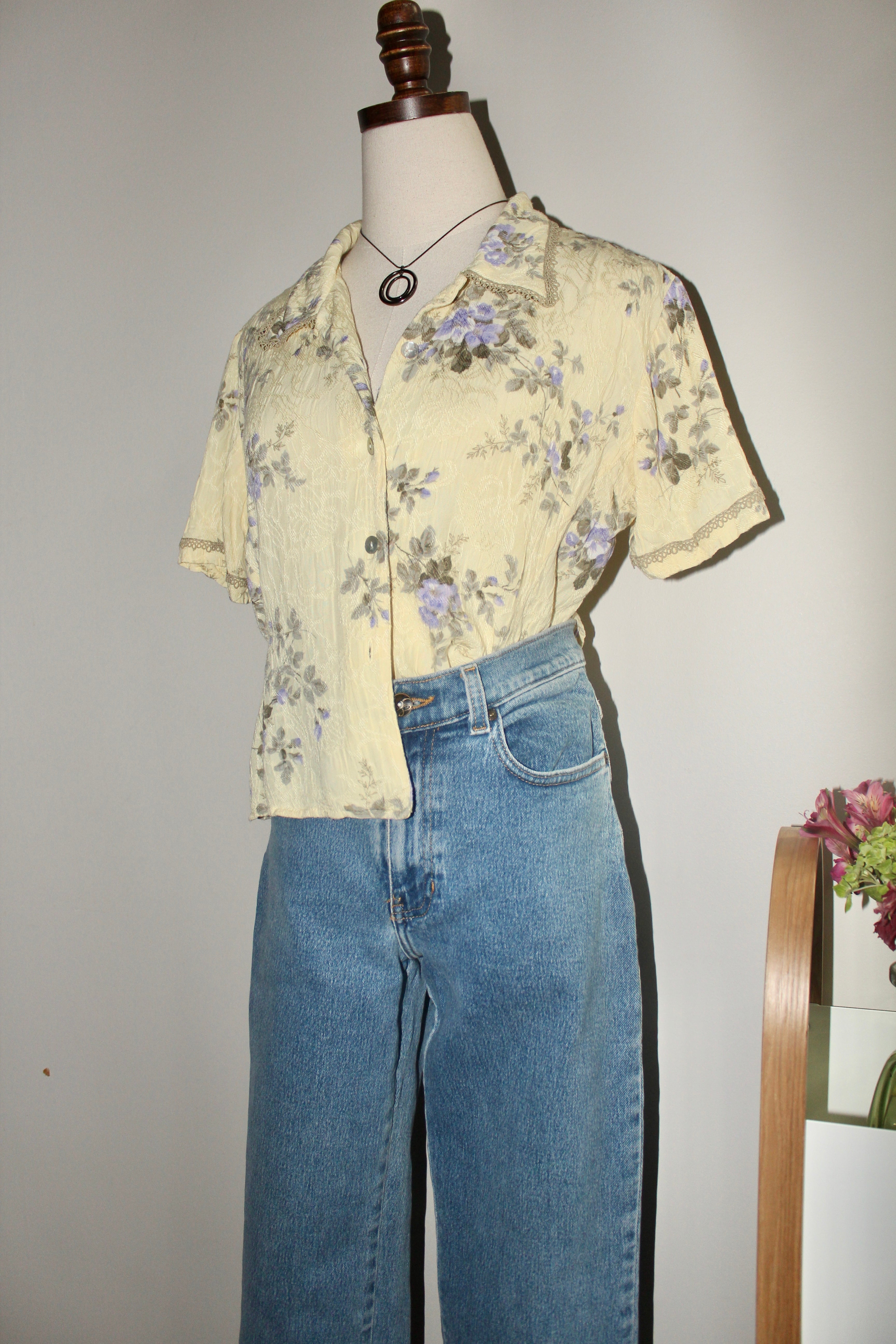 Vintage 90s Cropped Floral Short Sleeve (M)