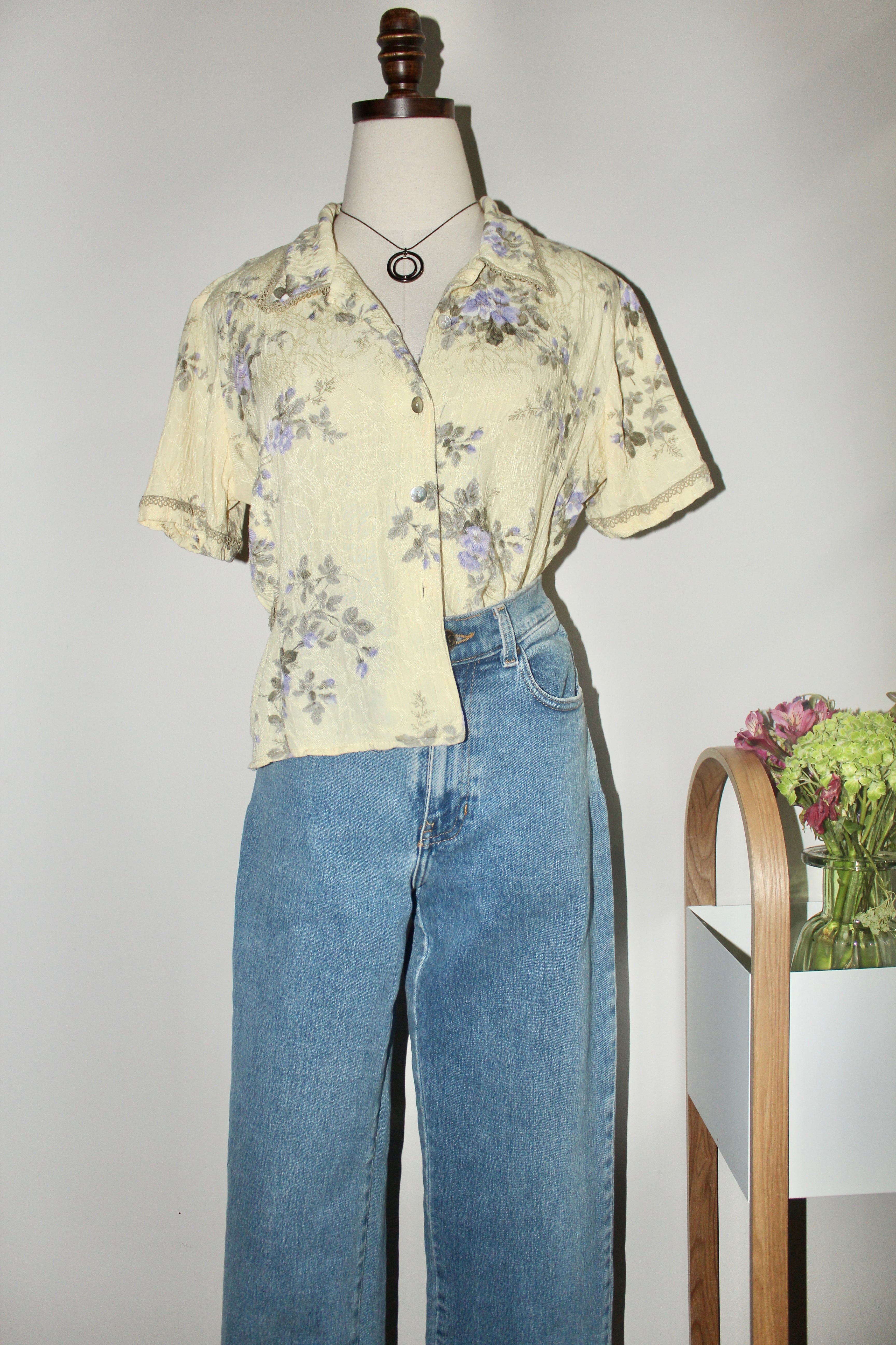Vintage 90s Cropped Floral Short Sleeve (M)
