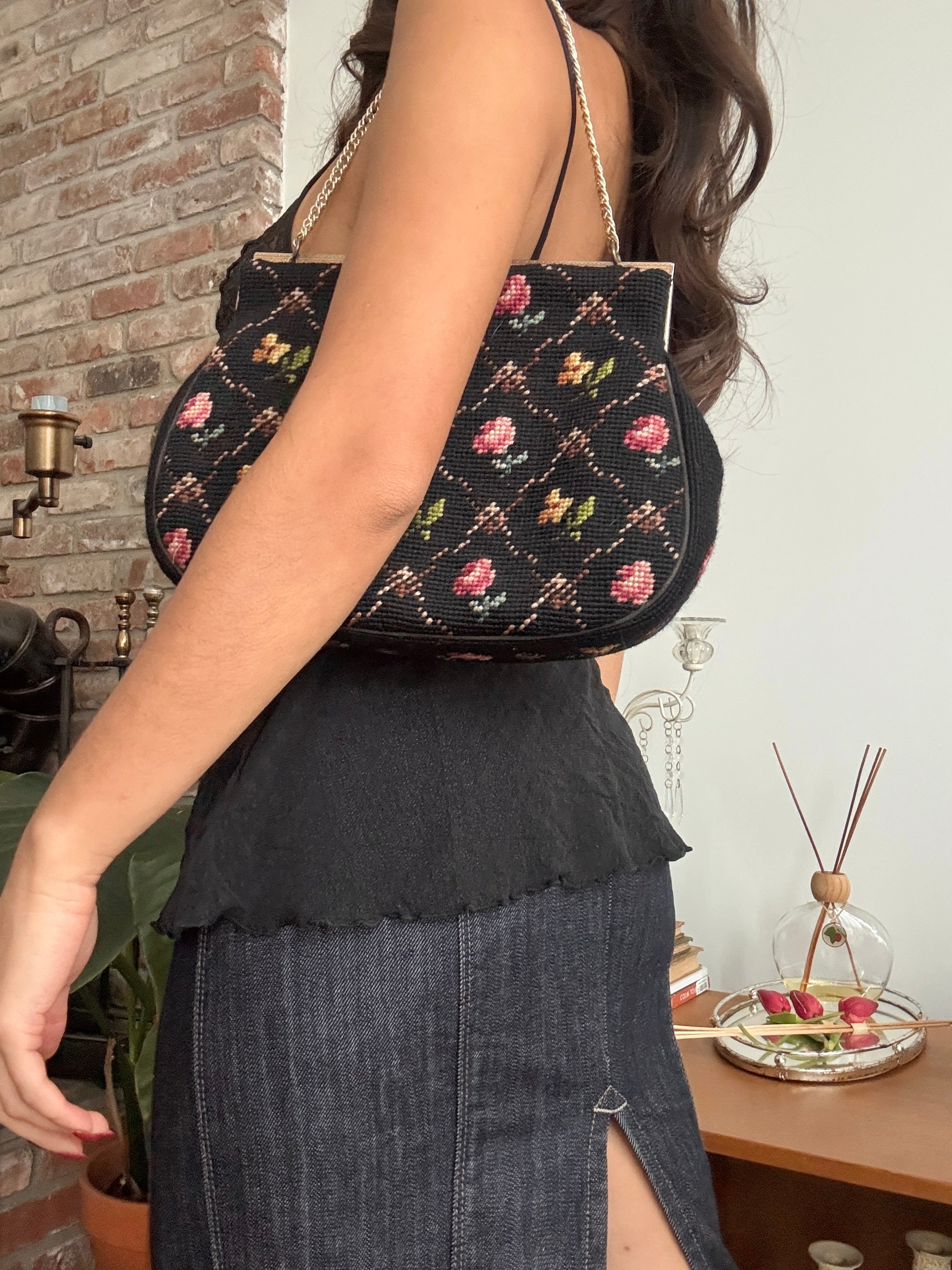 Vintage 60s Petit Rose Needlepoint Purse