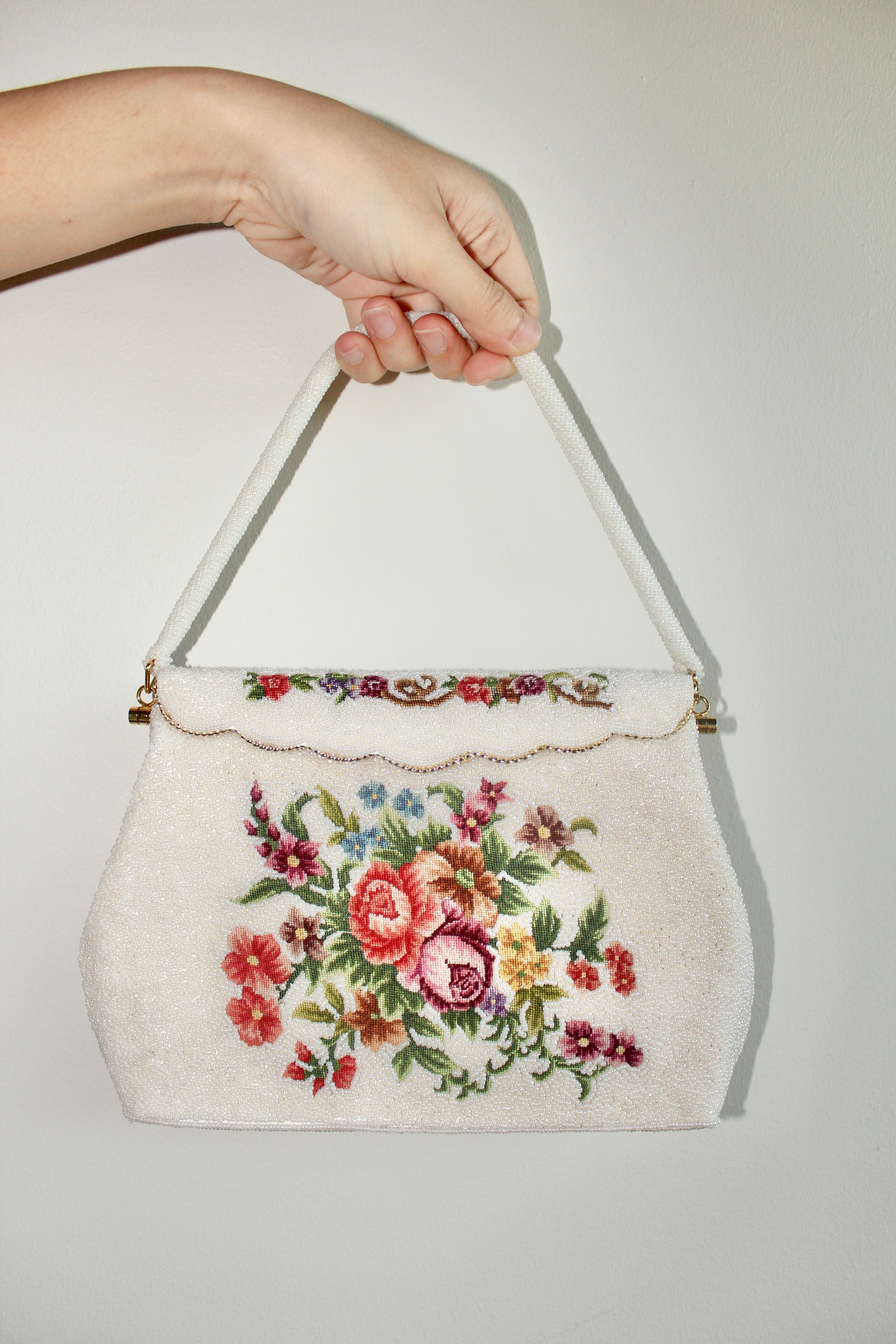 Vintage 80s Dainty Floral Beaded Purse