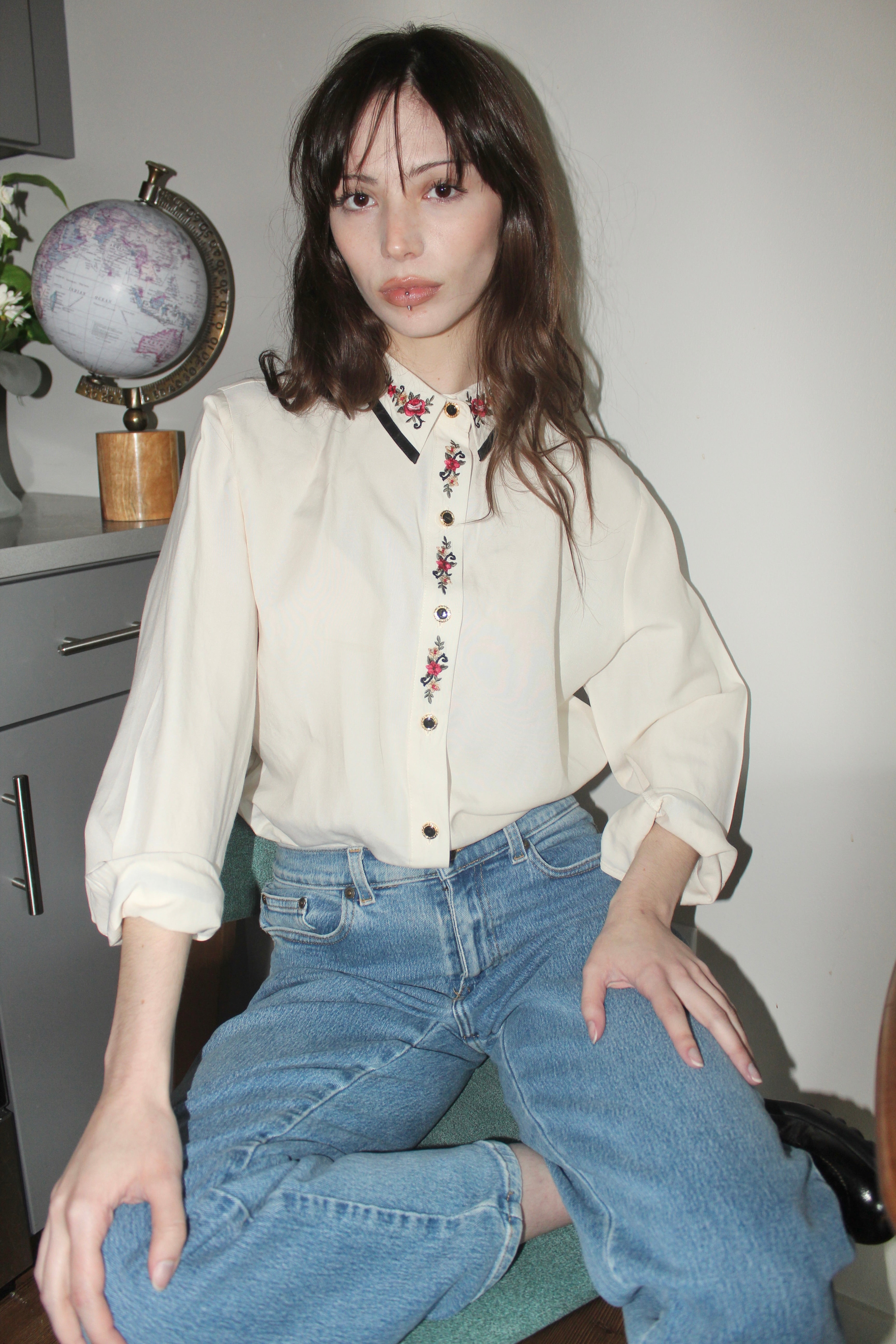 Vintage 90s Embroidered Button Up (M)