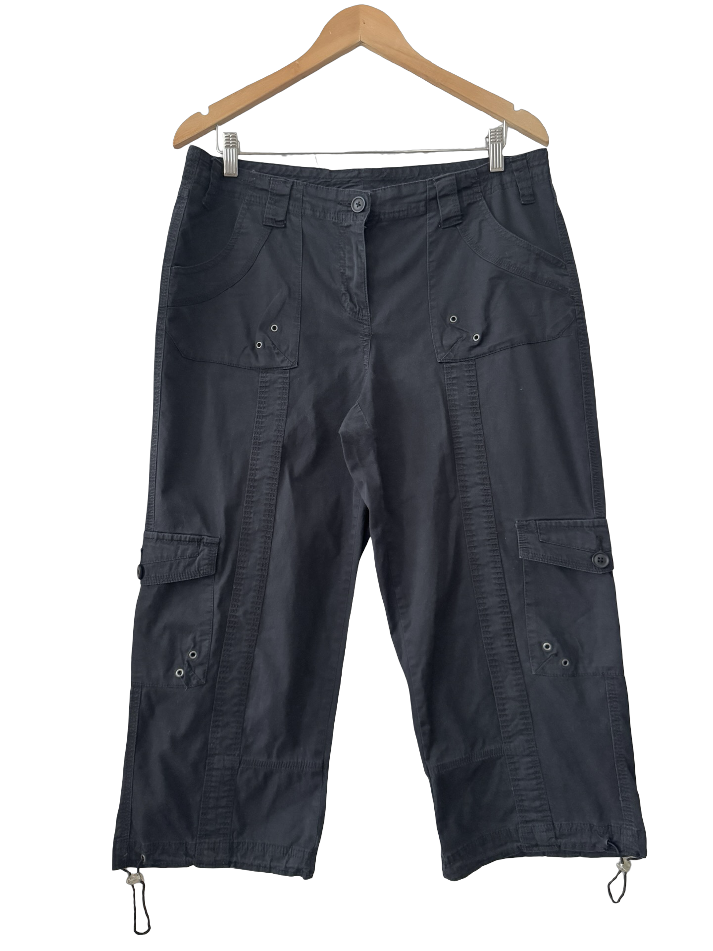 Vintage Y2K Black Utility Cargo Capris (M)