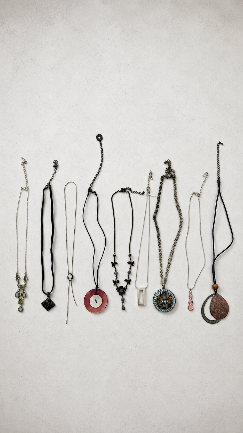Vintage 90s Parisian Disc Pendant Necklace