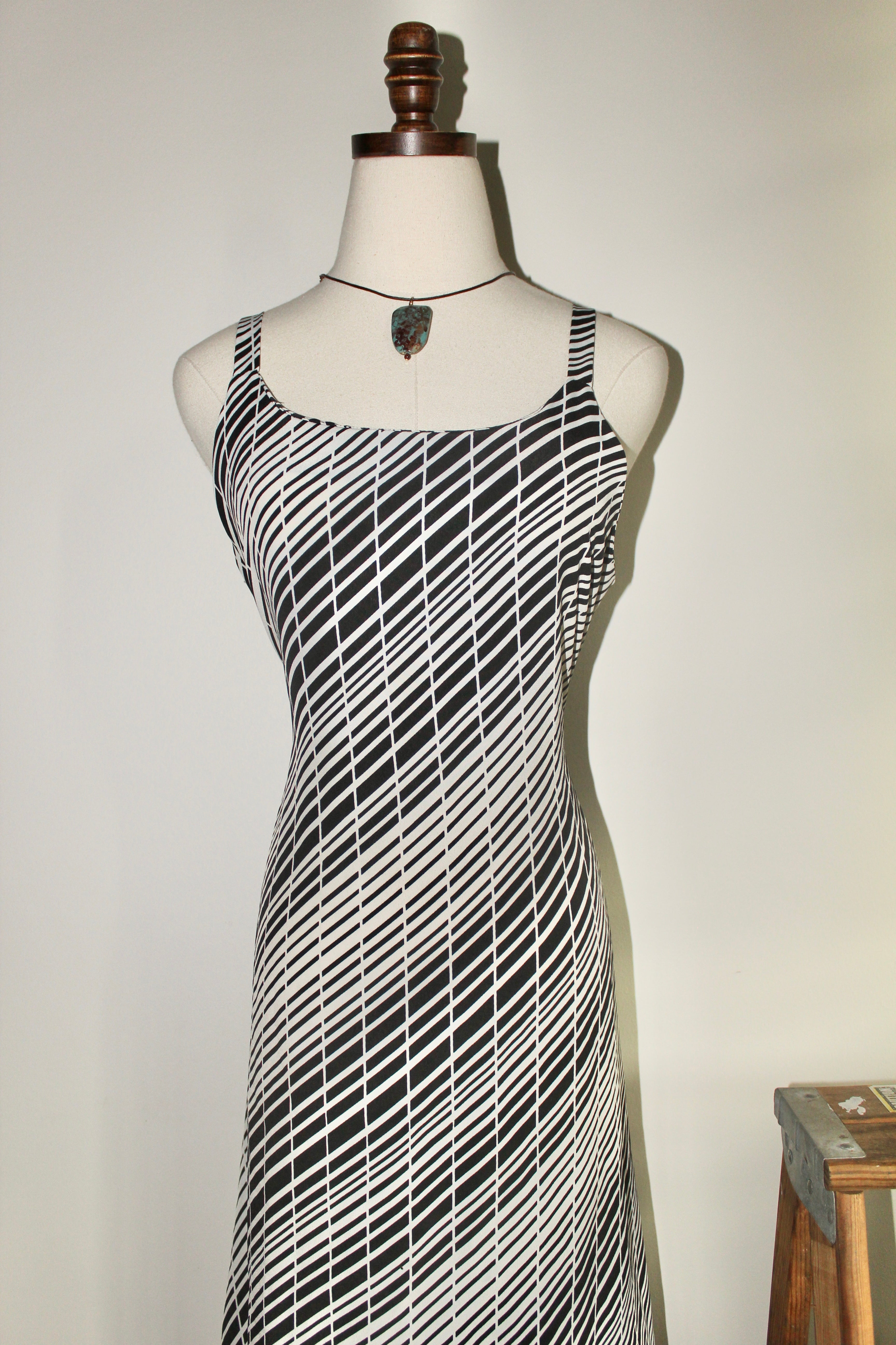 Vintage 90s Greyscale Tie Back Midi Dress (M)