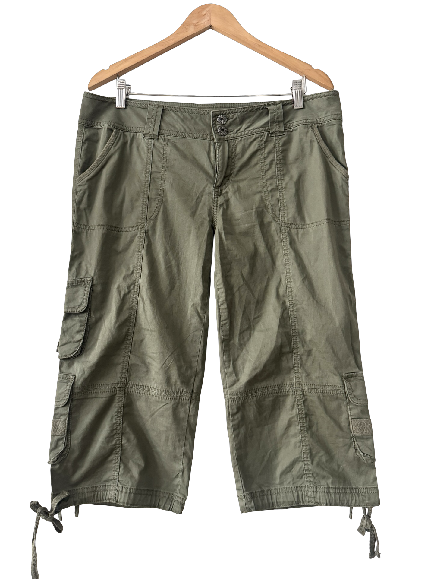 Vintage Y2K Olive GUESS Capris (M/L)