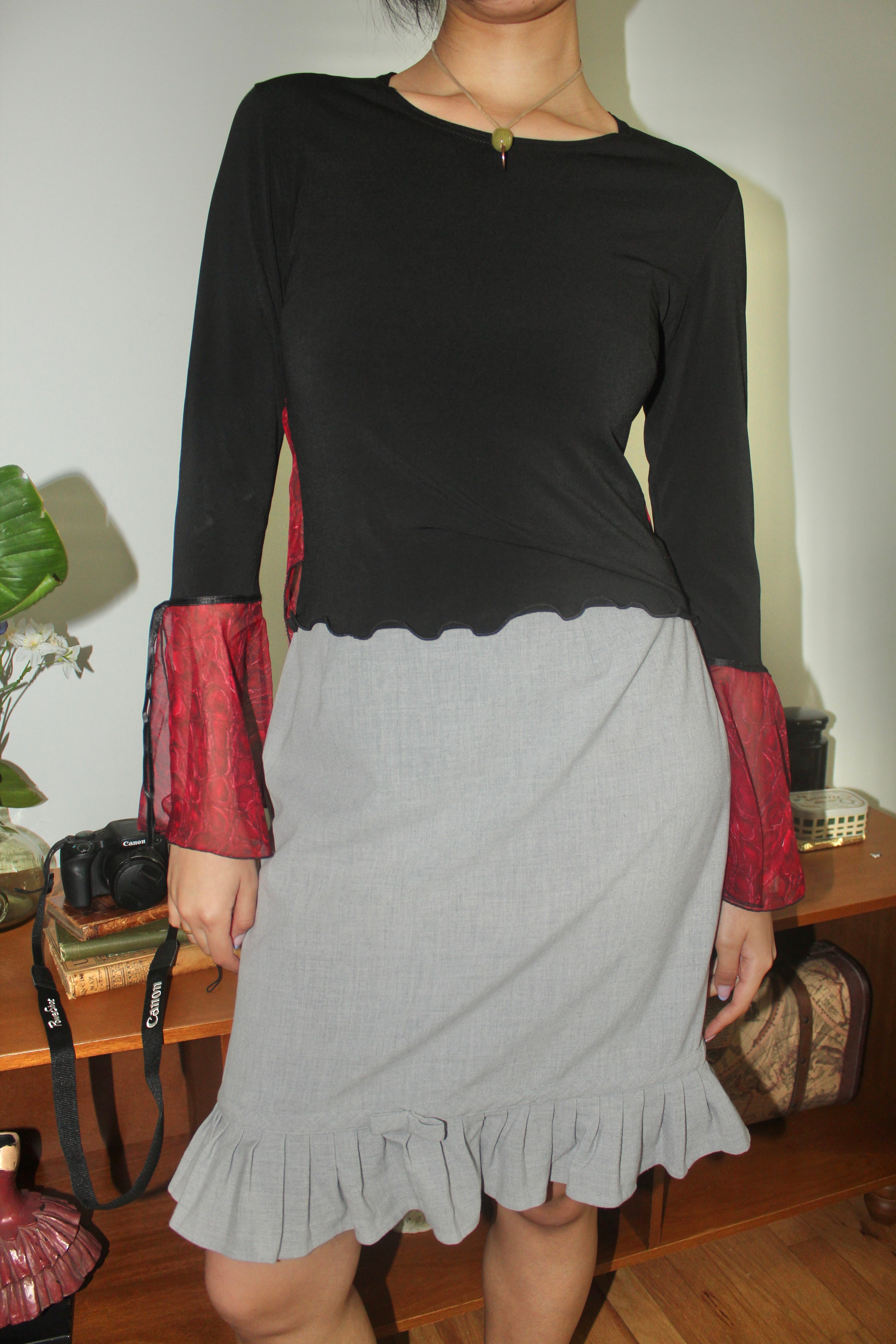 Vintage Y2K Noir Crimson Sheer Sleeve Tie-Back Top (S/M)