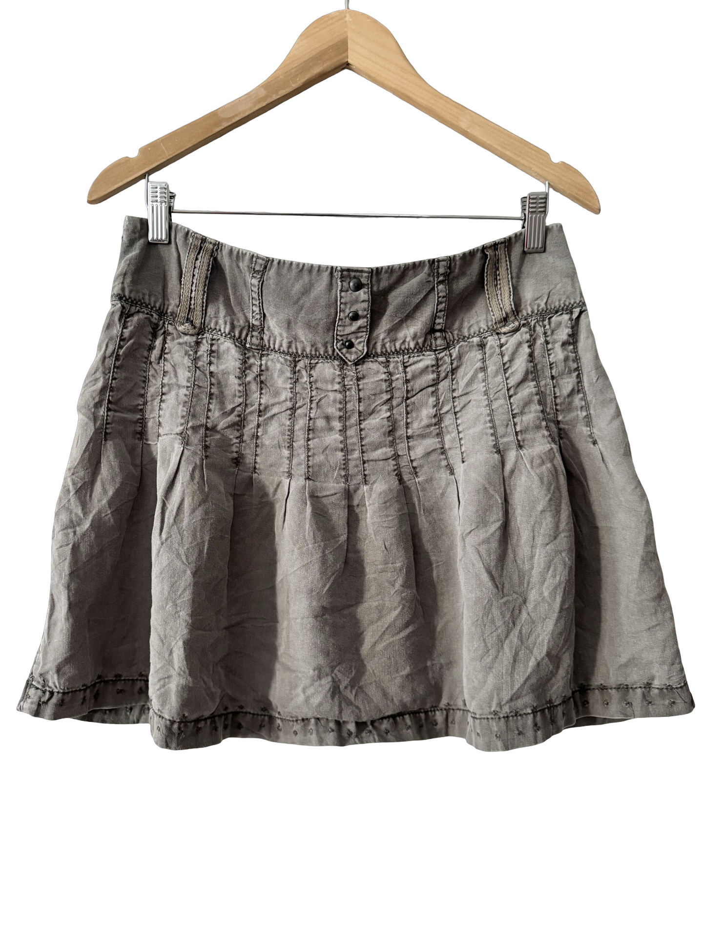 Vintage Y2K European Cargo Girl Mini Skirt (M)