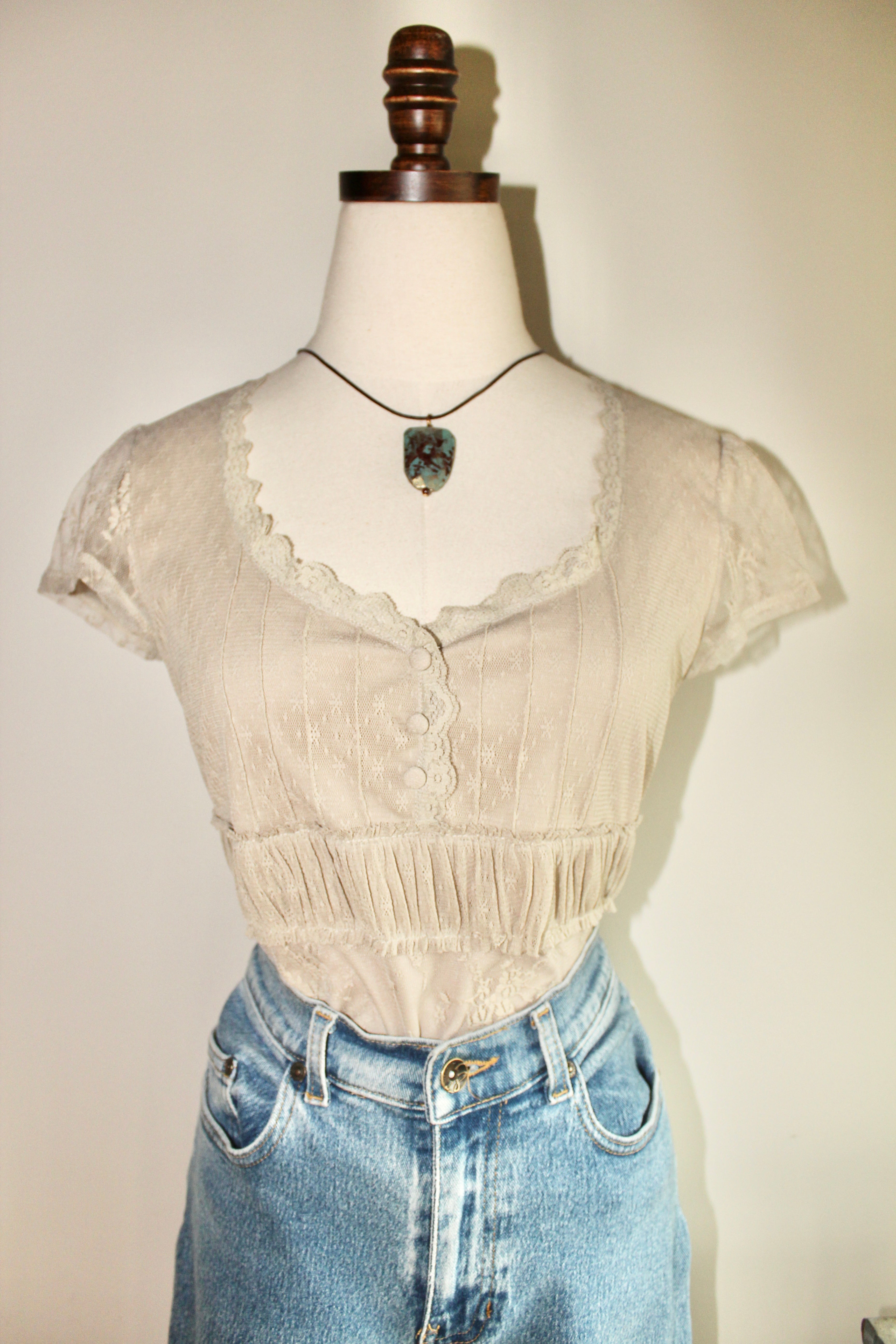 Vintage Ruffled Lace Taupe Short Sleeve (S-M)