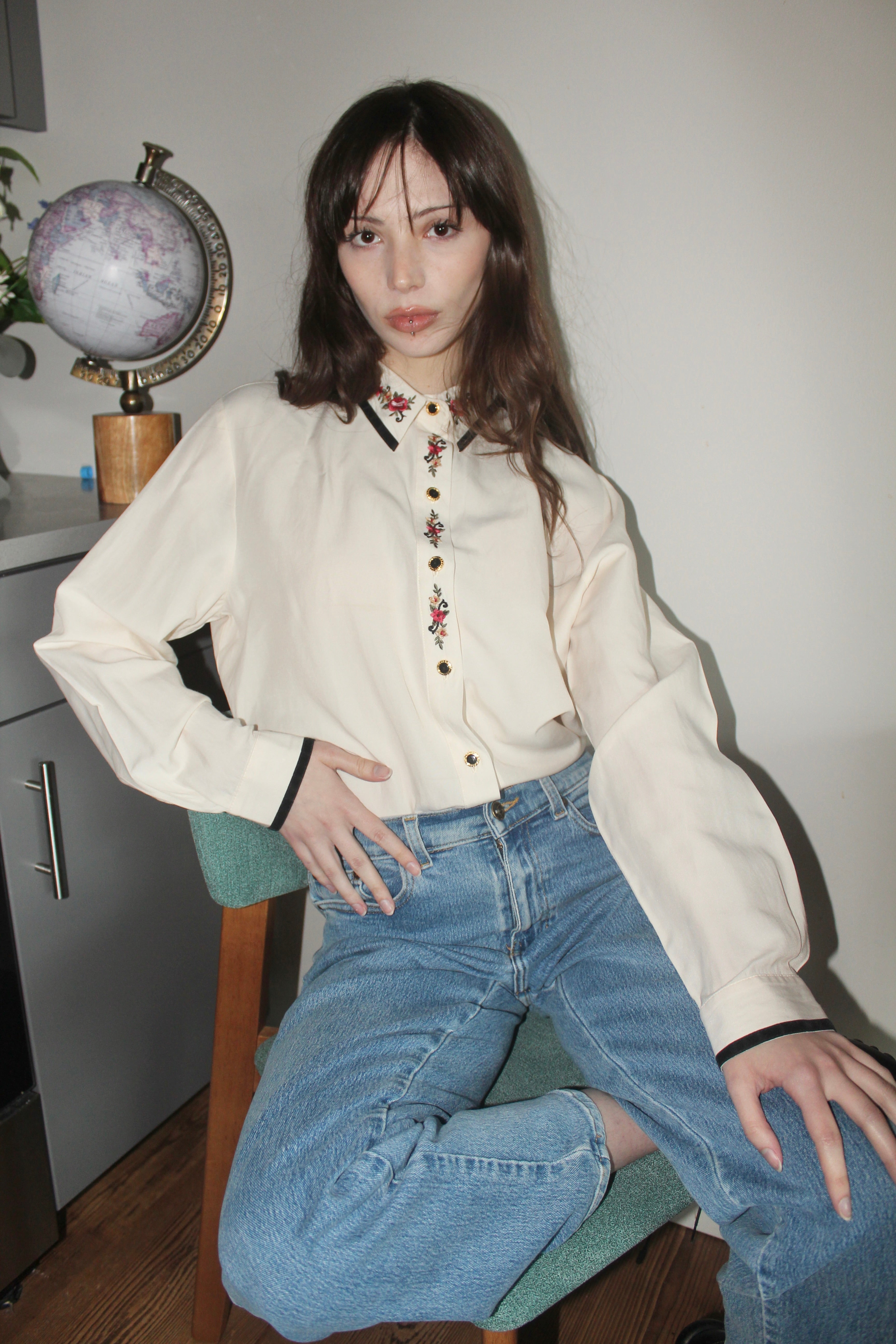 Vintage 90s Embroidered Button Up (M)