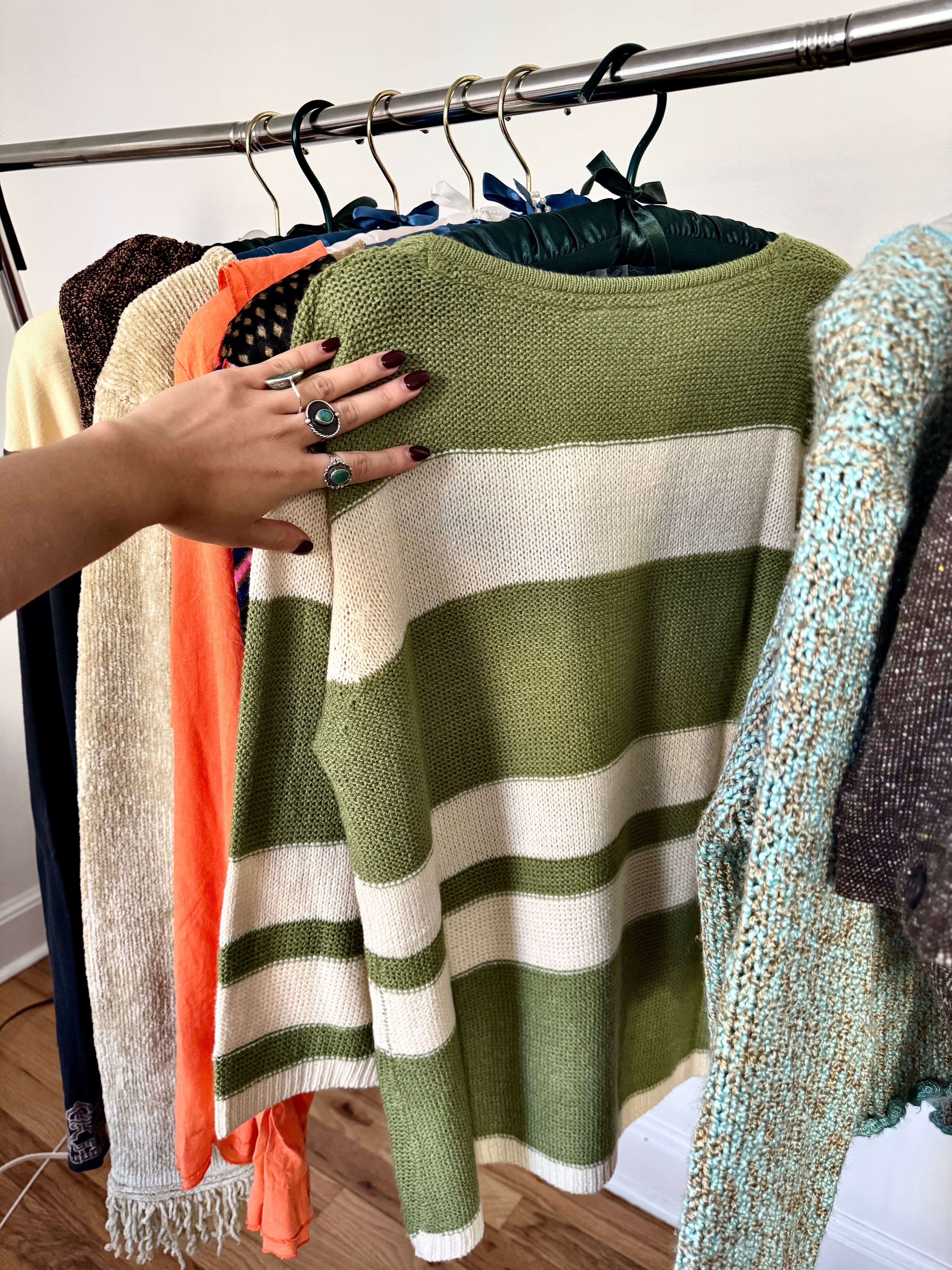 Vintage 2000s Cozy Olive Stripe Knit Sweater (M)