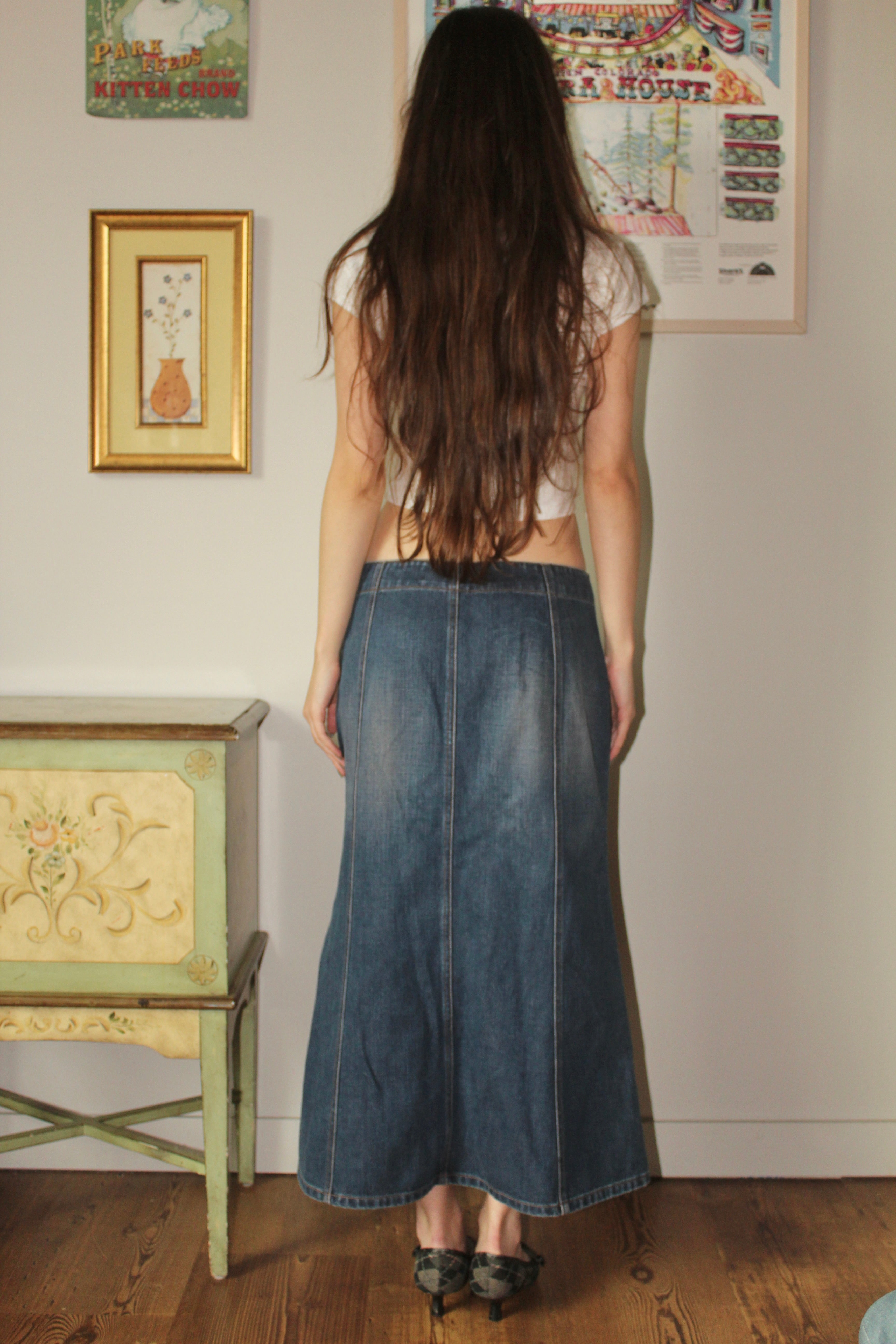 Vintage Y2K Low Waisted Denim Midi Skirt (M)