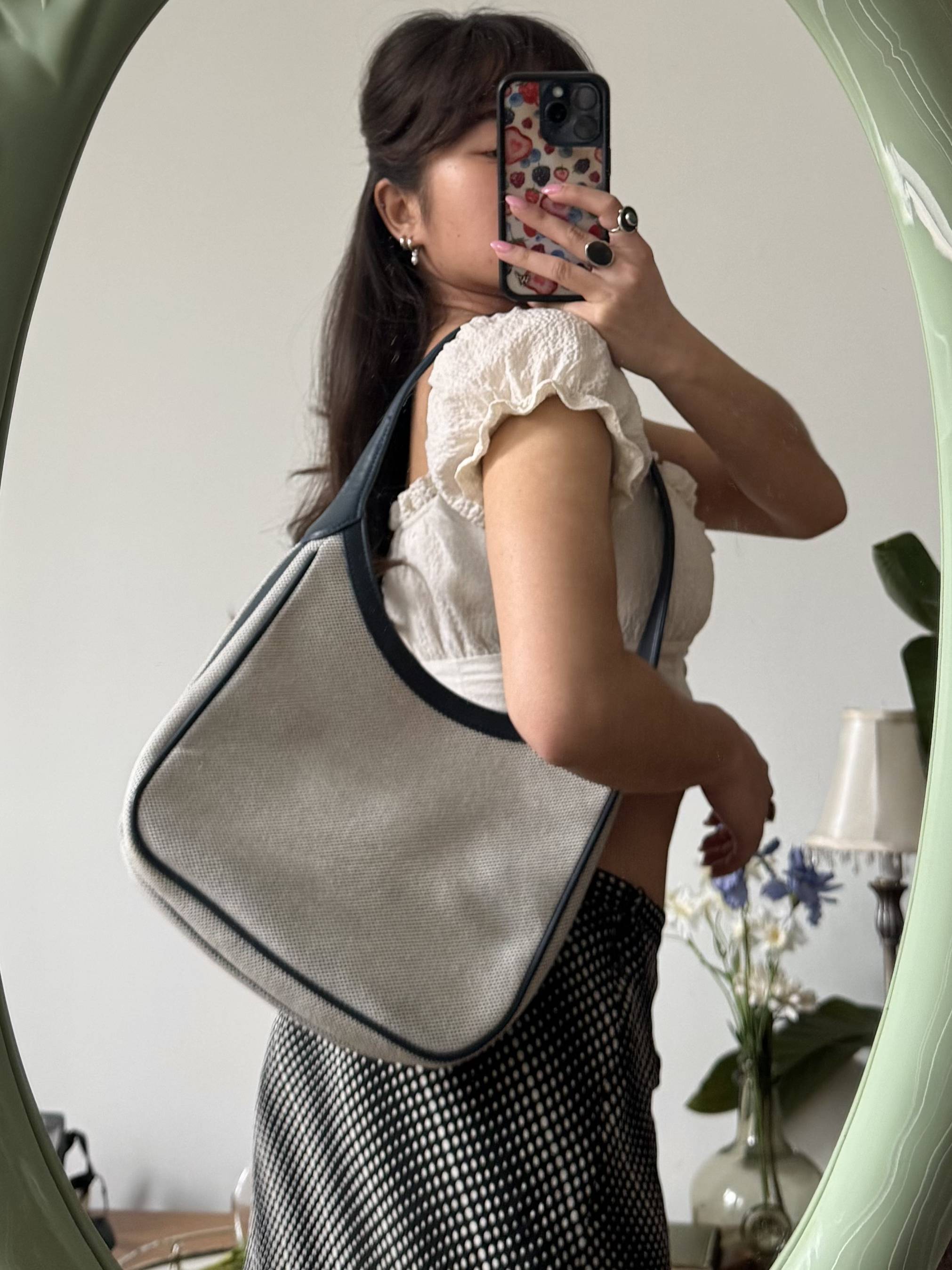Vintage 90s Minimal Contrast Shoulder Bag