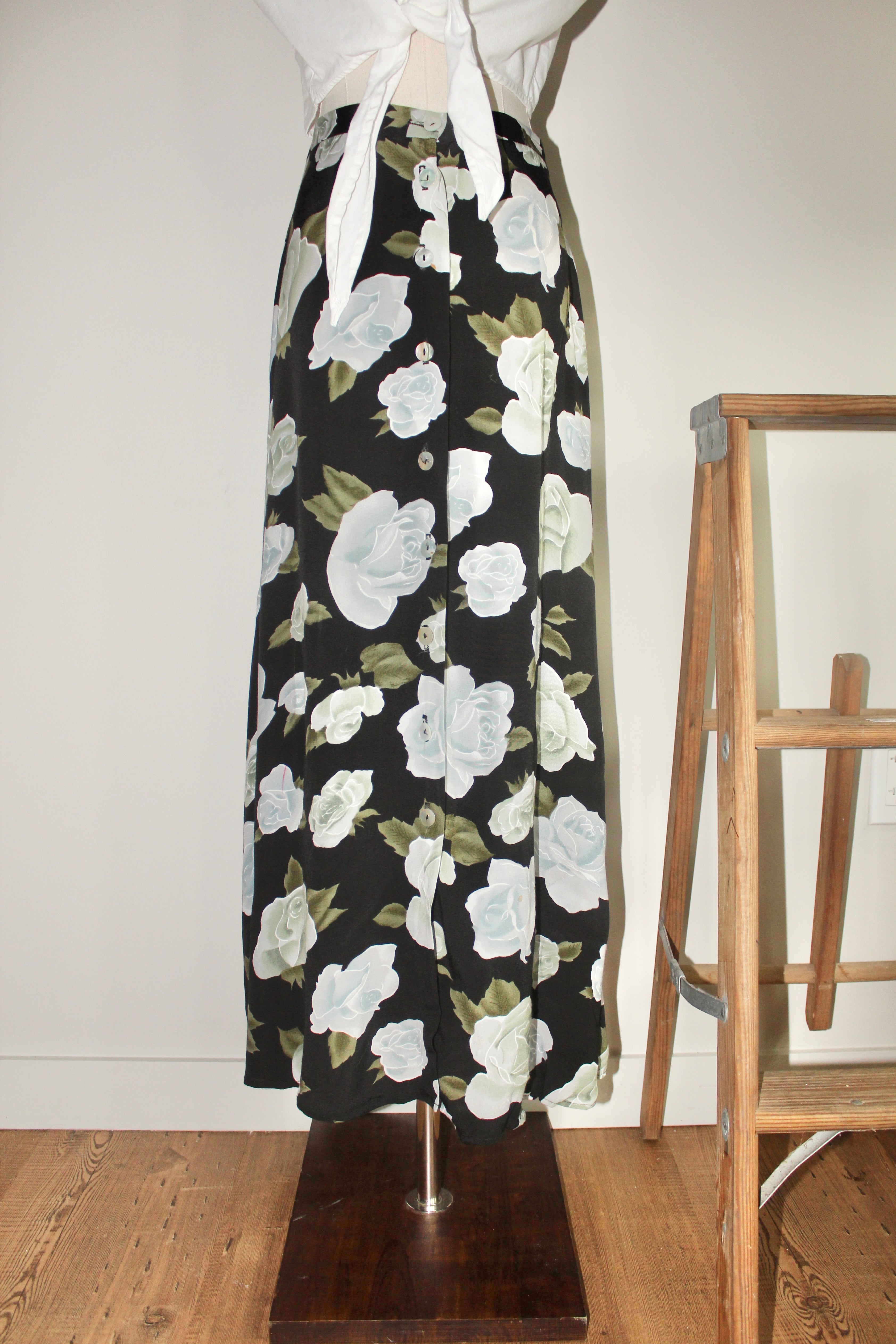 Vintage 90s Floral Button Up Midi Skirt (M)