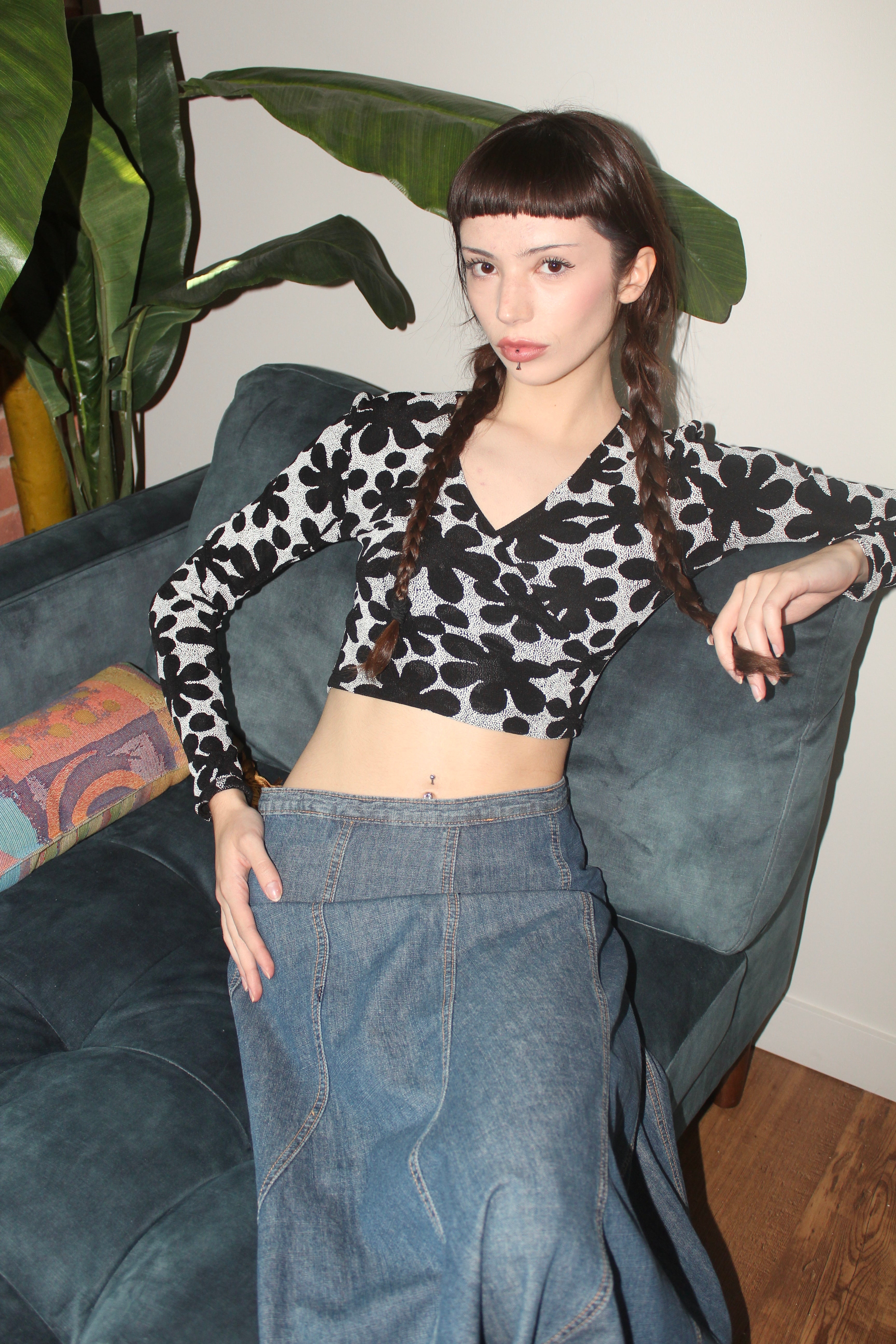 Vintage 90s Daisy Cropped Knit Top (S)