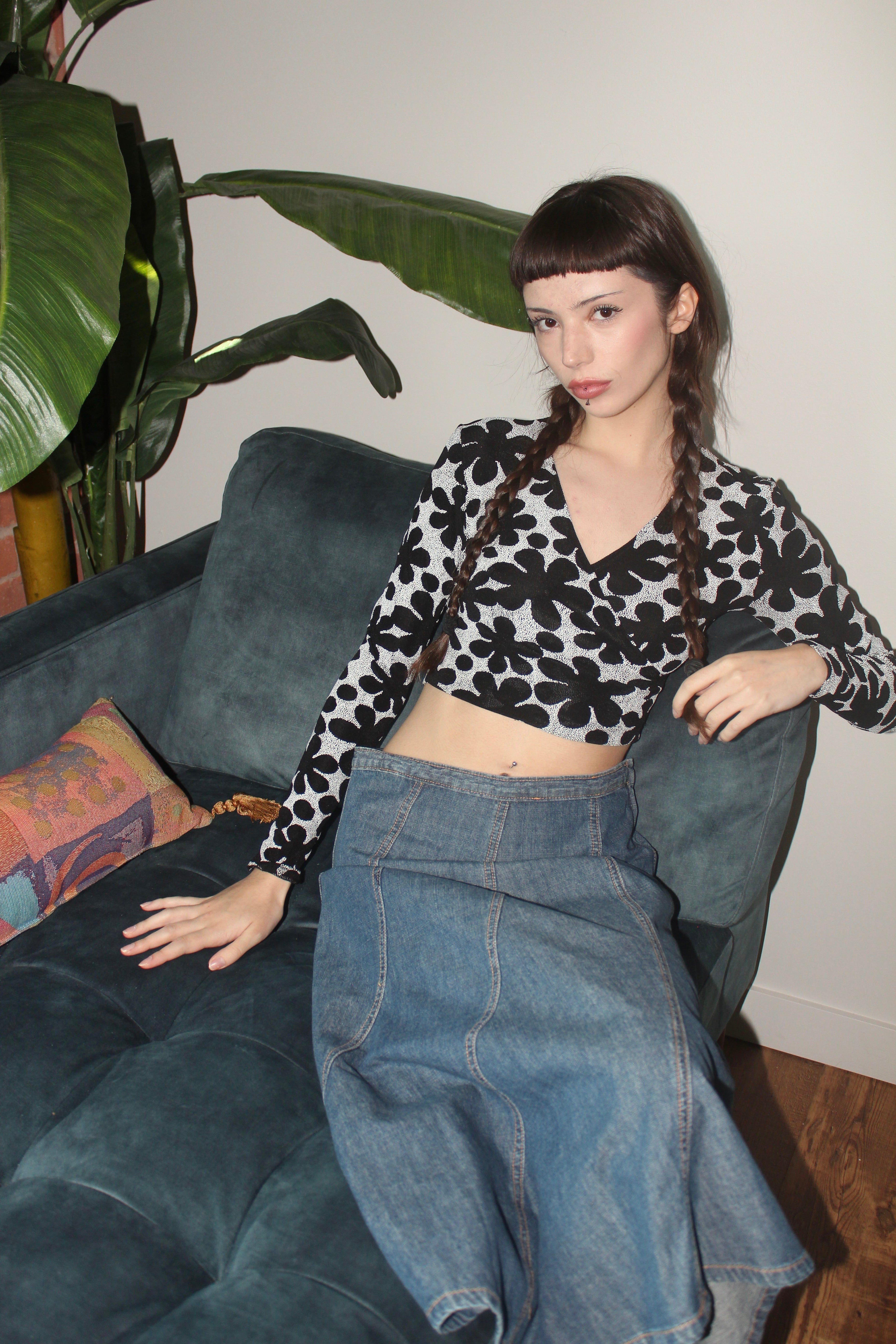 Vintage 90s Daisy Cropped Knit Top (S)