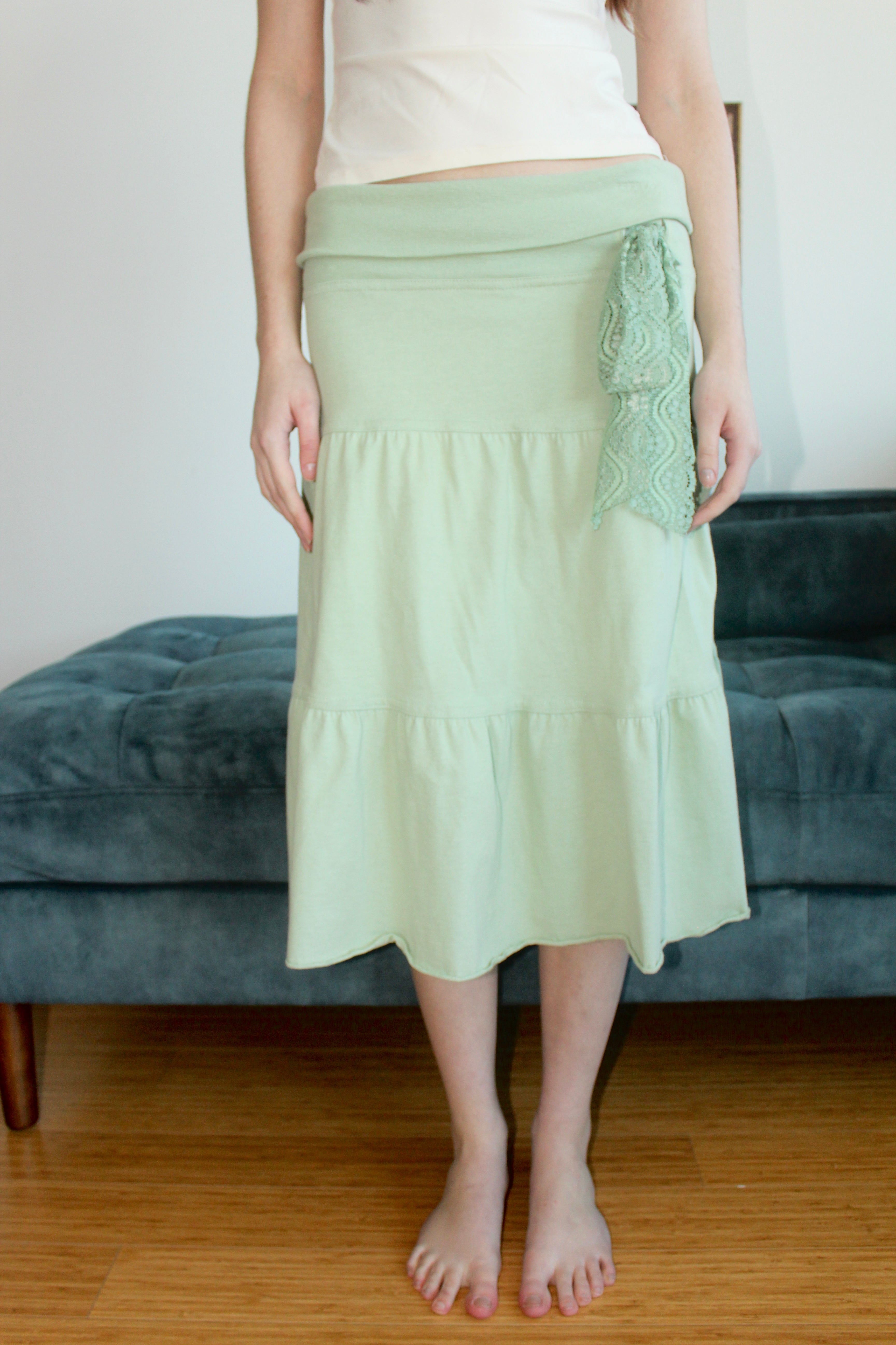 Vintage Low Waisted Tierred Midi Skirt (S)