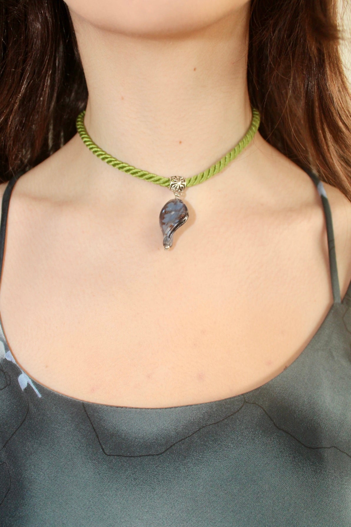 Abstract Jade-like Pendant Rope Choker