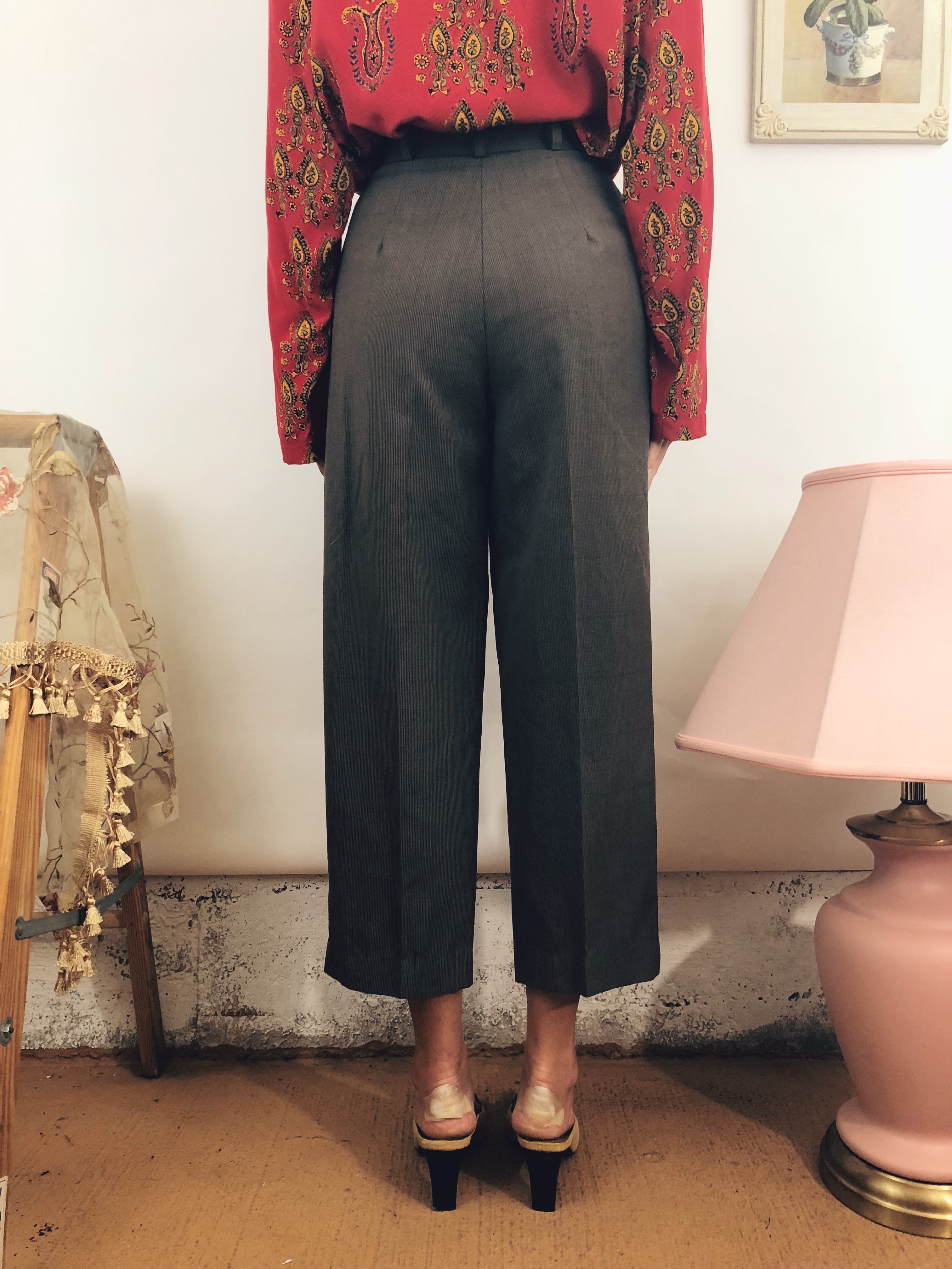Classic Highwaisted Cropped Vintage Trousers (24-25")