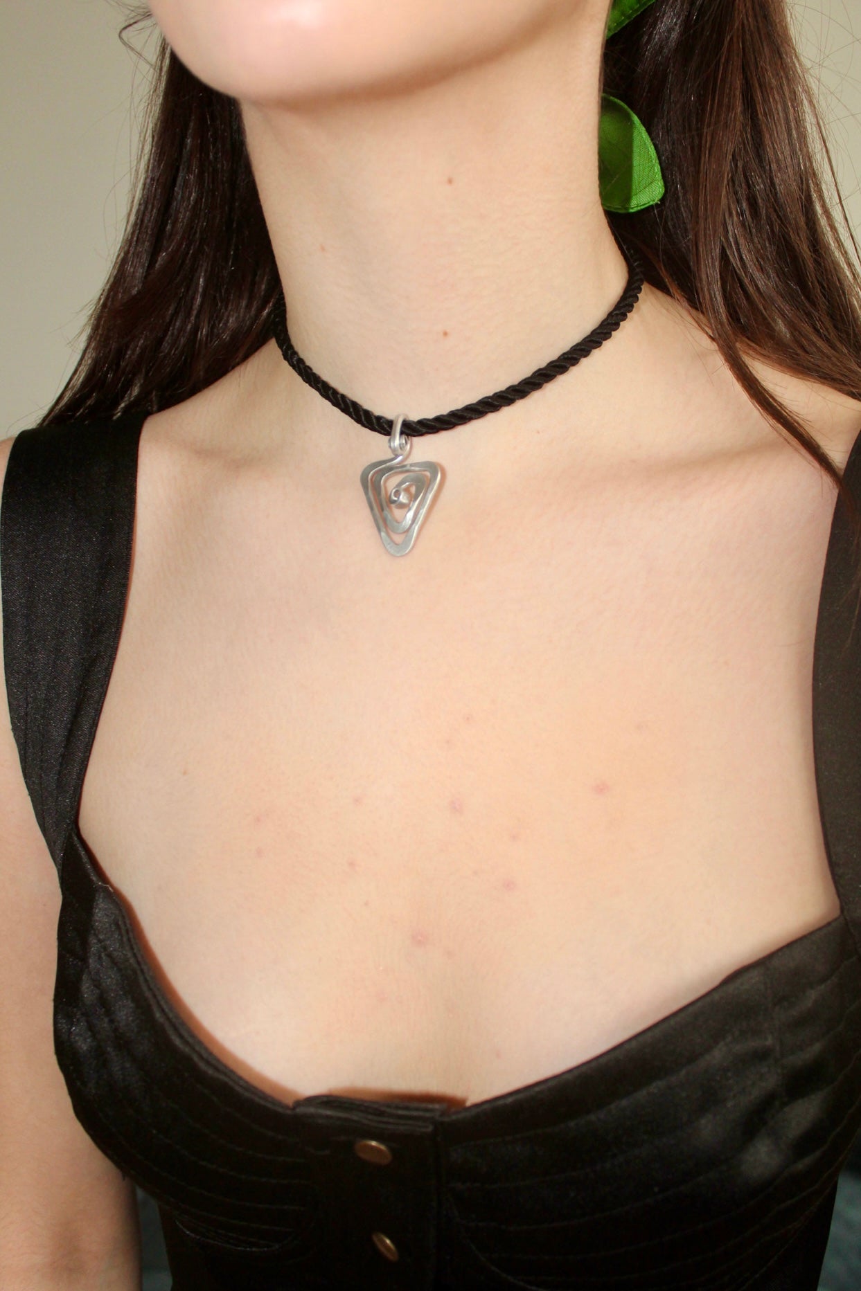 Metal Triangular Swirl Rope Choker