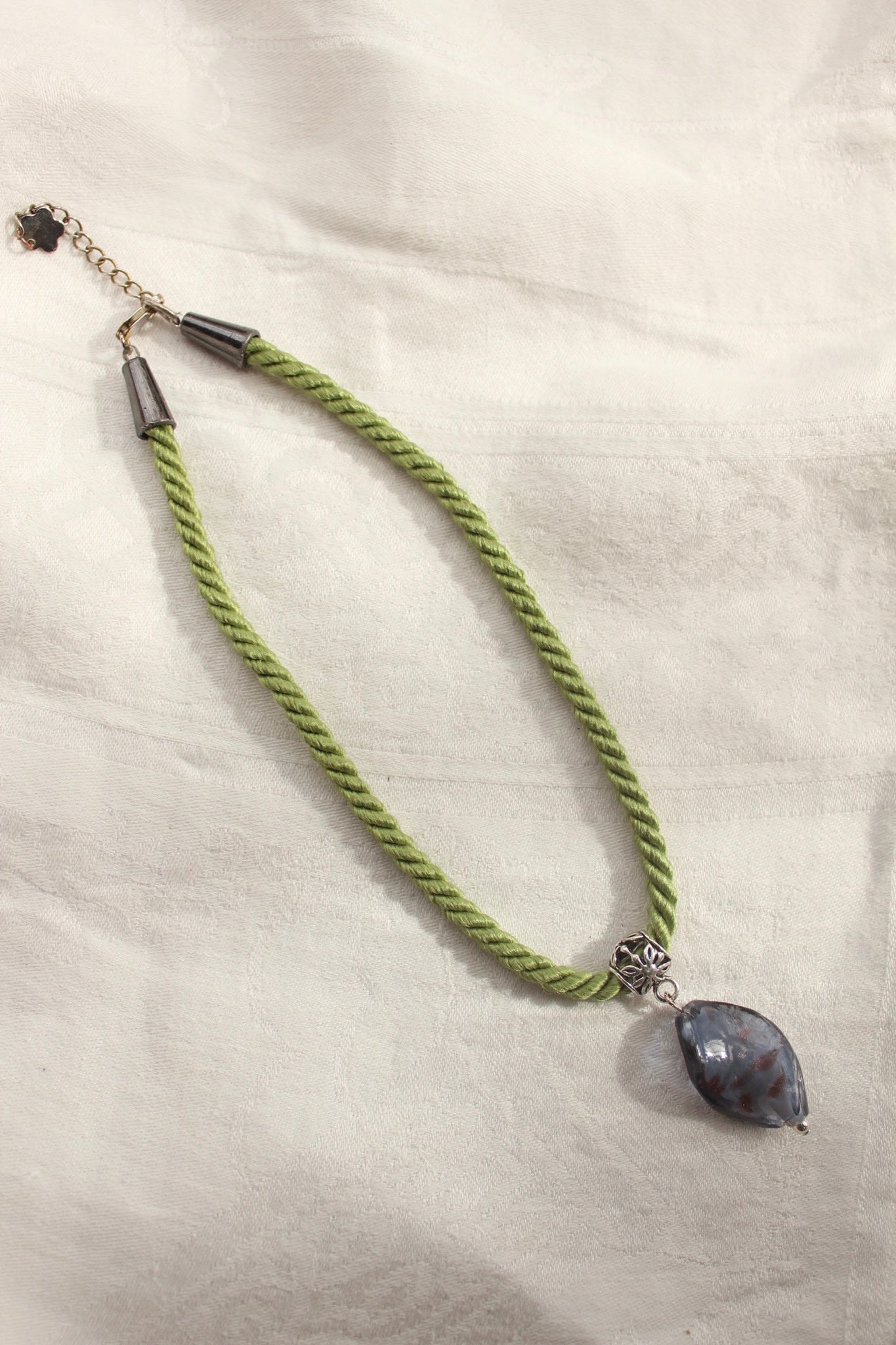 Abstract Jade-like Pendant Rope Choker