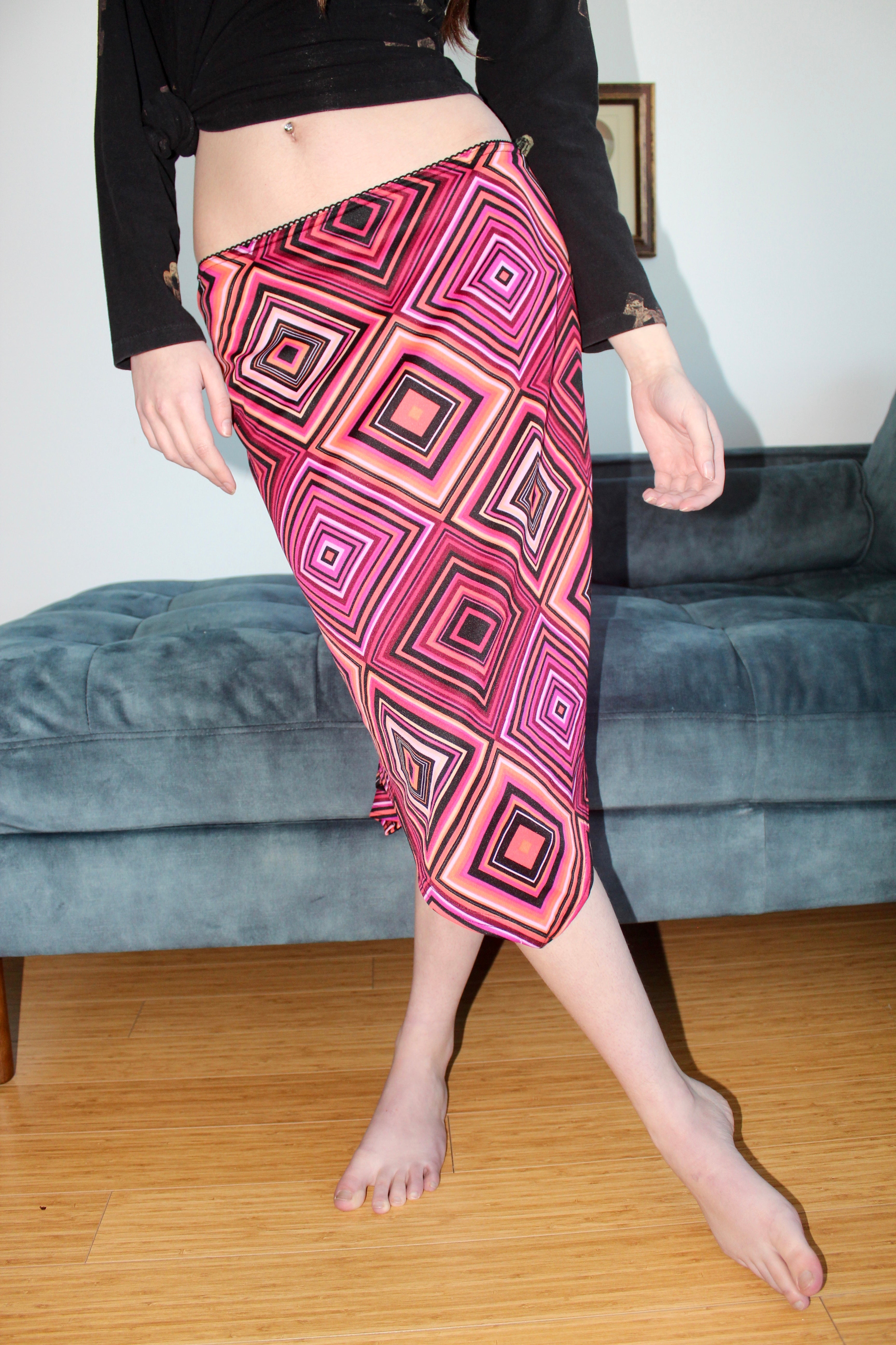 Vintage 90s Groovy Triangular Midi Skirt (S)